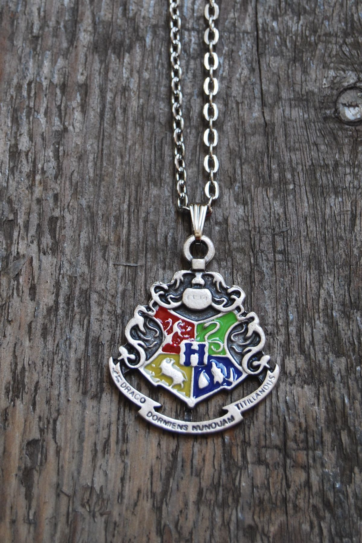 Rua Jewelry Harry Potter Hogwarts Logo Dört Ev Kolye - Mineli Antik Gümüş Kaplama Klasik Zincirli