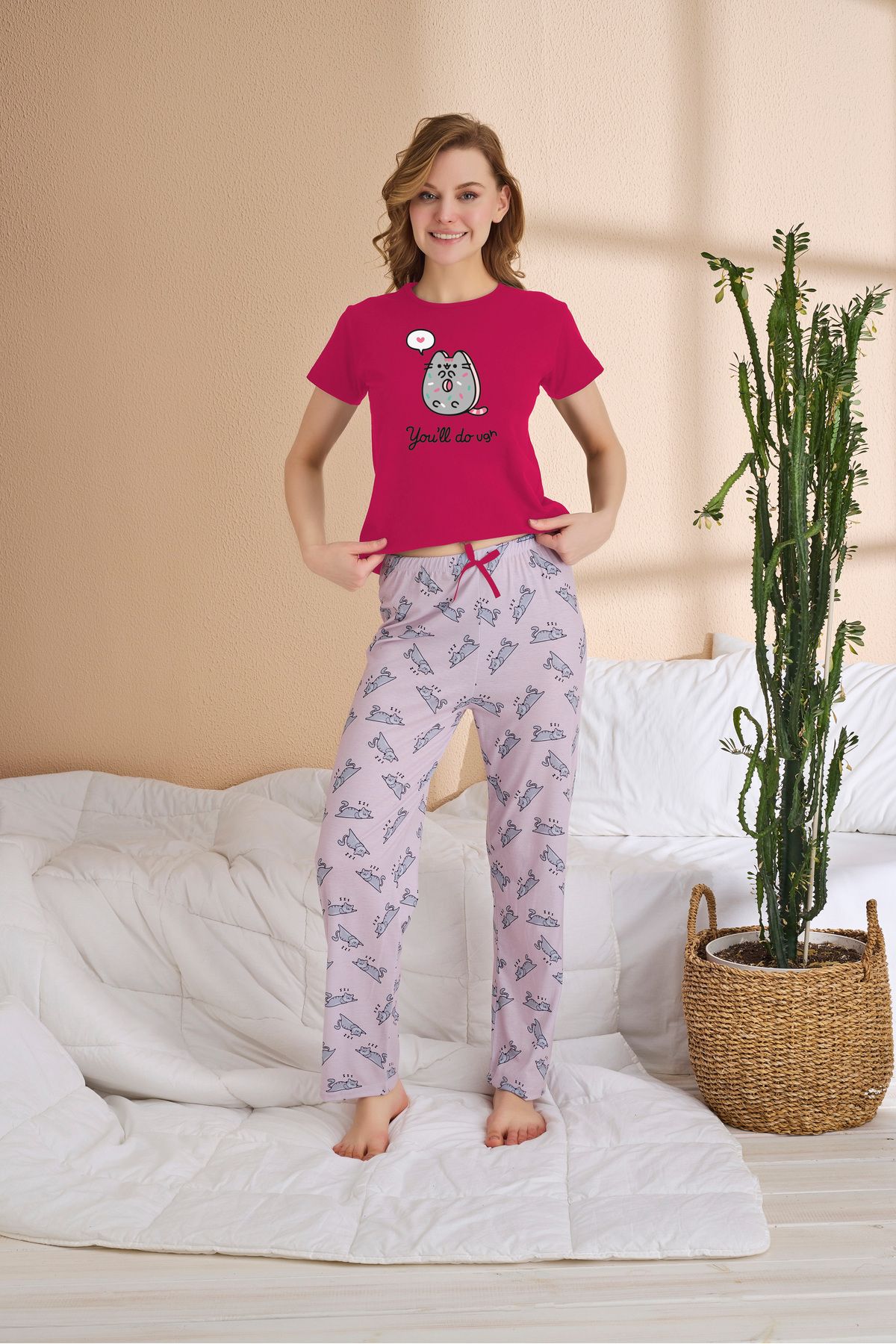 JENİKA Kadın Yazlık Kısa Kollu Fiyonk ve Dijital Baskı Detaylı Pijama Takımı