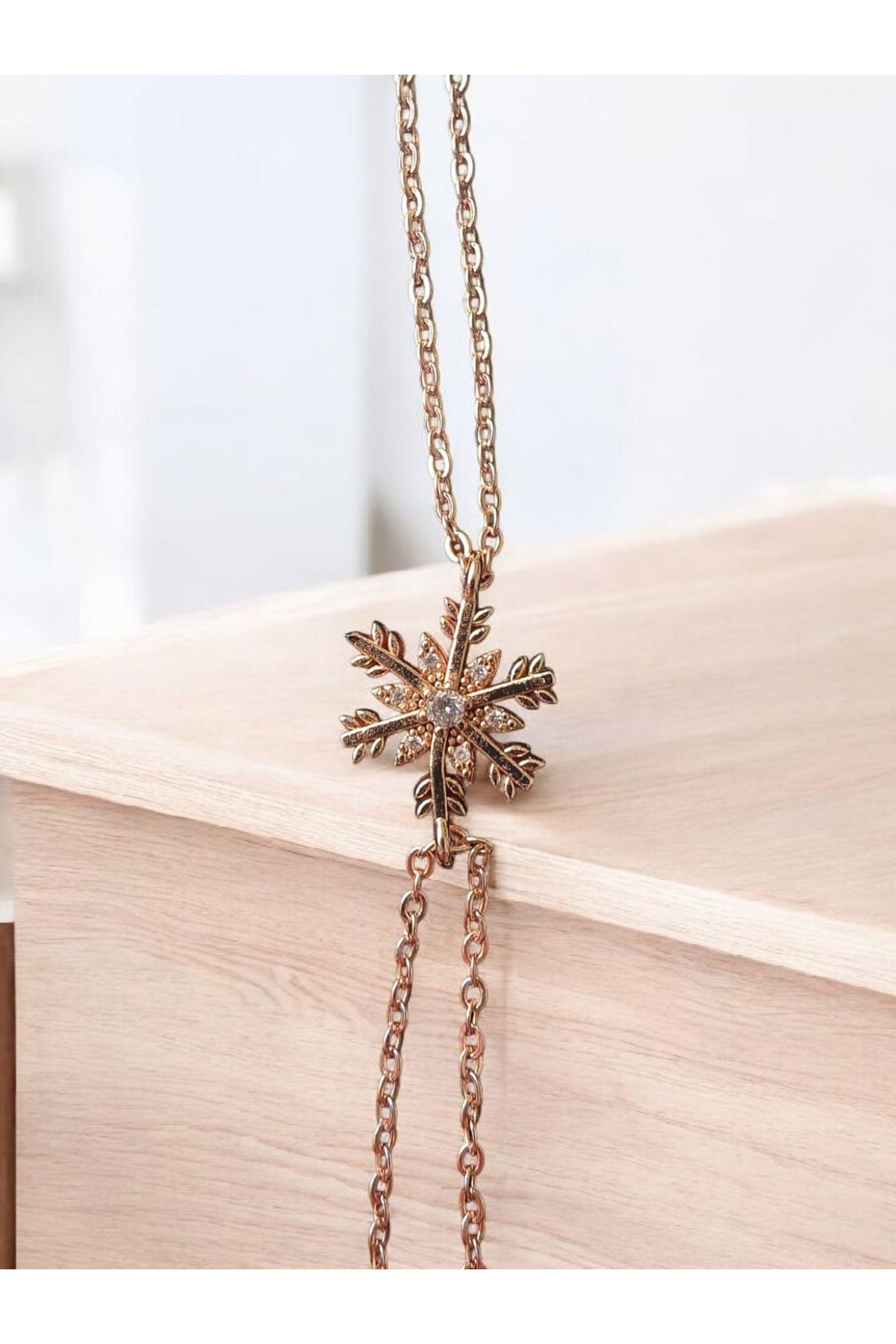 LYVEN Zirkon Taşlı Rose Gold Kar Tanesi Tasarım Bileklik