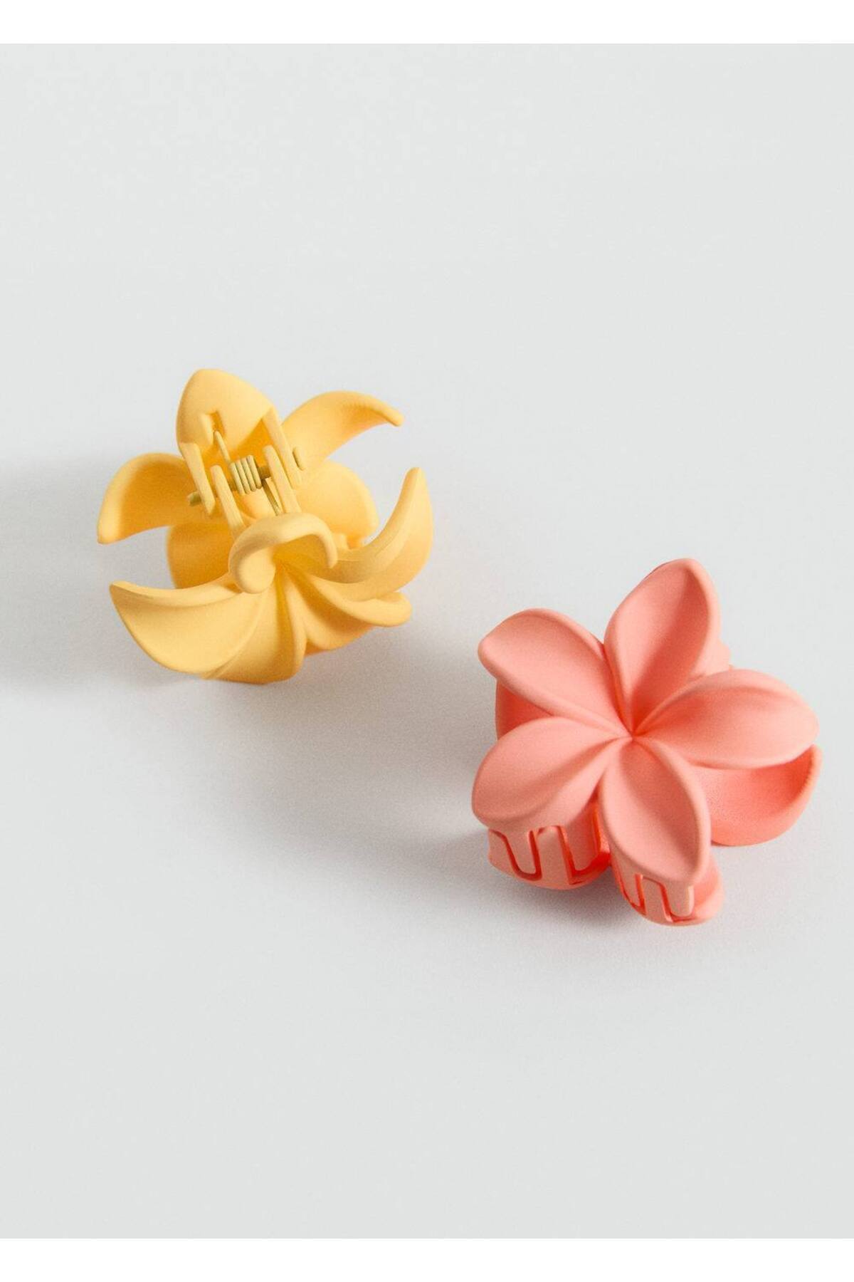 Çiçekli saç tokası