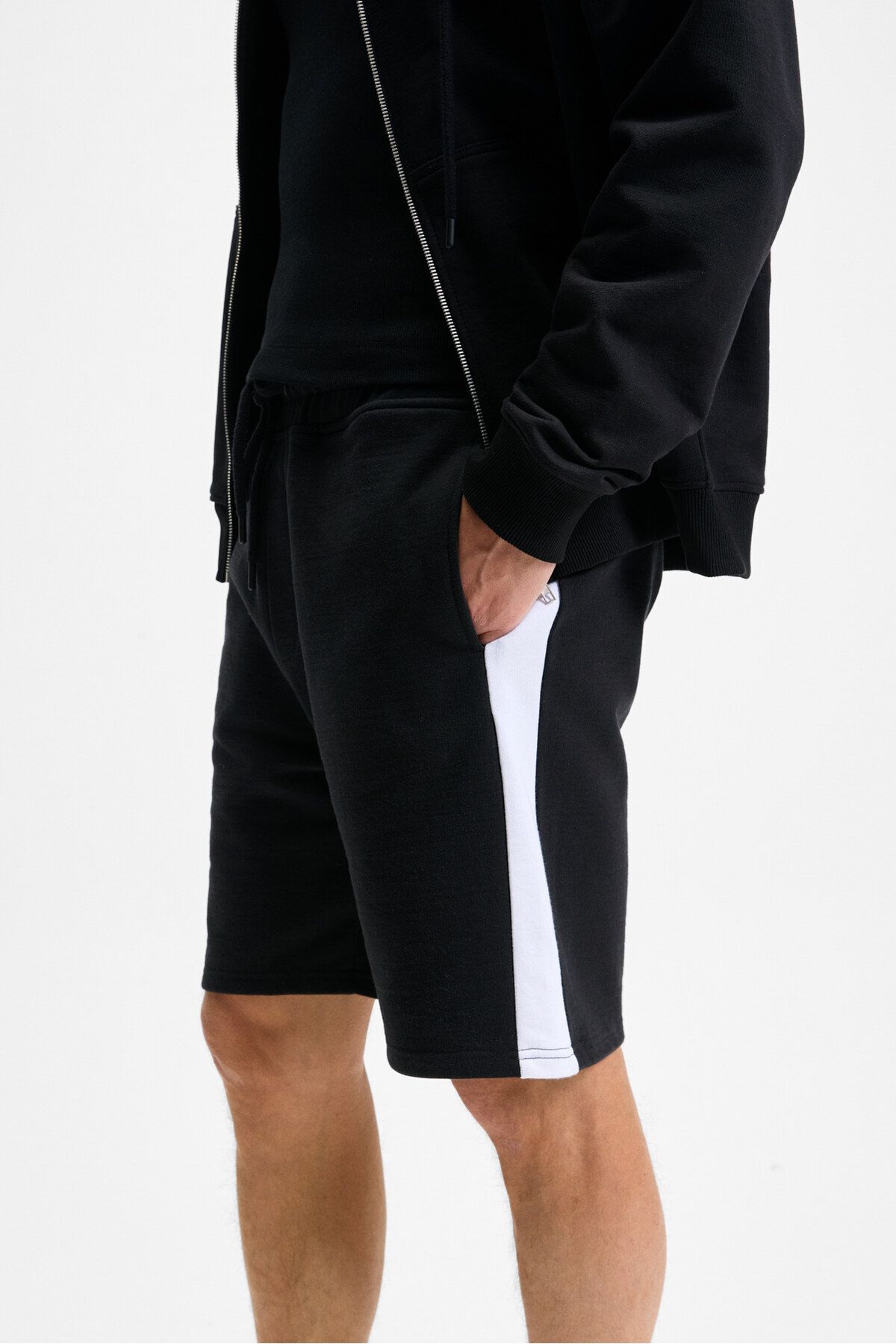GRIMELANGE-Kepa Men's Elastic Waist Relaxed Fit Black Shorts with Pockets 4