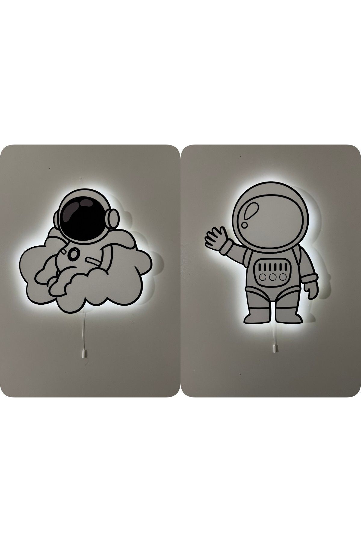 UViolets Dekoratif Ahşap Baskılı Doodle Çizimli Dünya Tutan Astronotlar Çocuk Odası Gece Lambası (2'Lİ ÜRÜN)