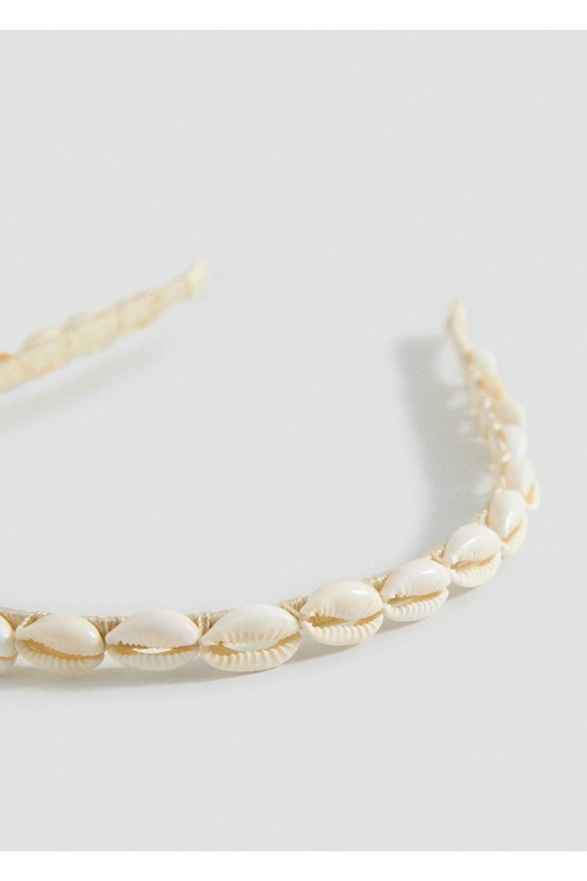 İnci ve deniz kabuğu boncuklu saç bandı