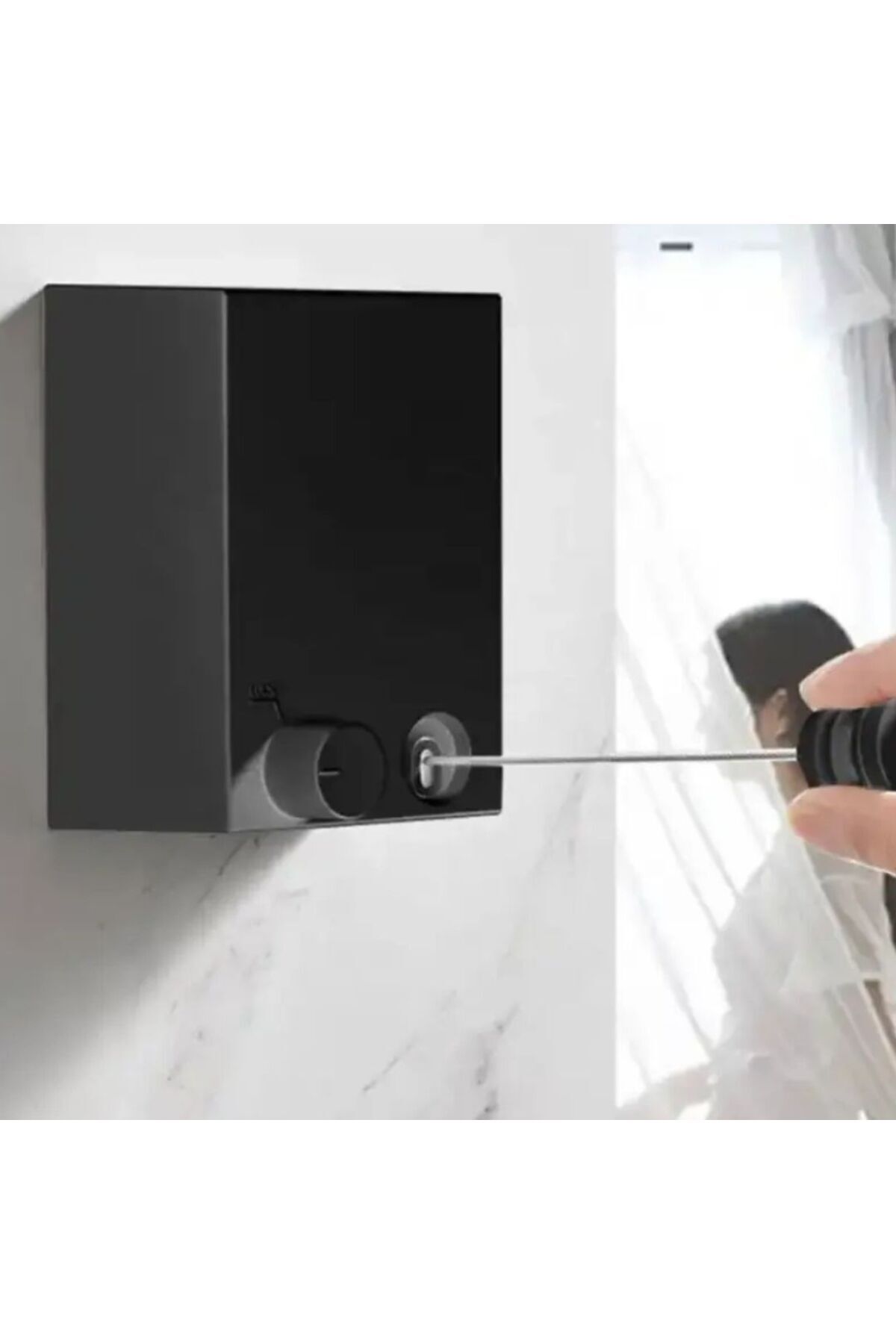 حبل نشر غسيل قابل للسحب لون اسود