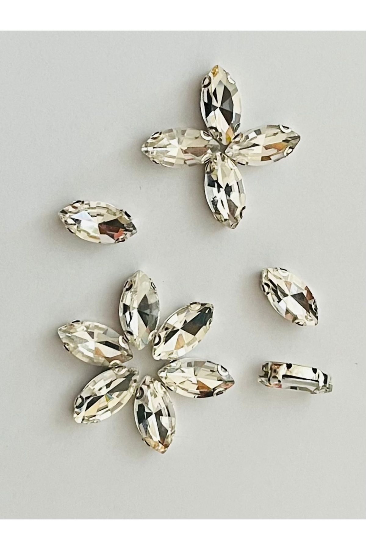 Öztürk Arpa Şekilli Kasalı Beyoğlu Taşı Dikme Kristal Boncuk. 9x18 mm. 25 Adet.