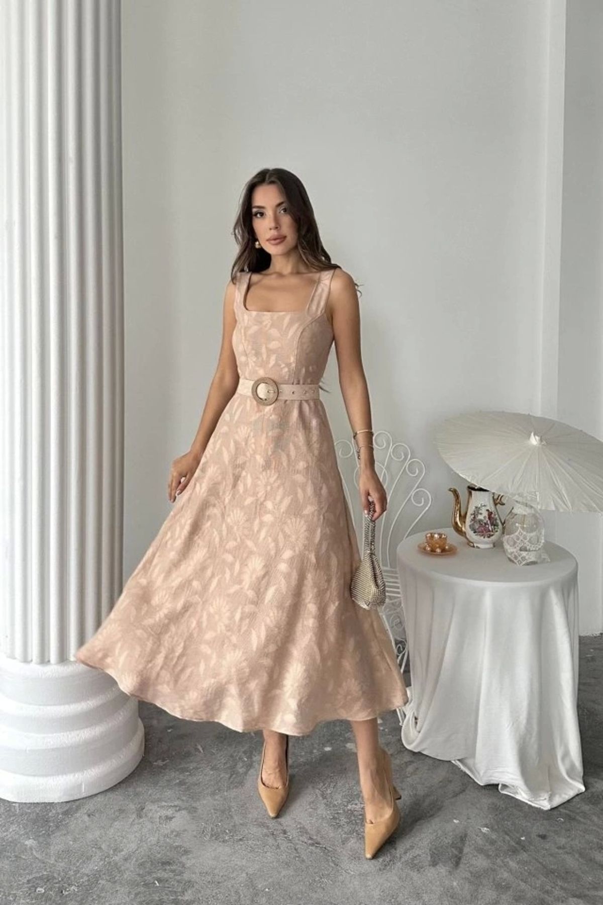 Butik Bej Kuplu Uzun Elbise
