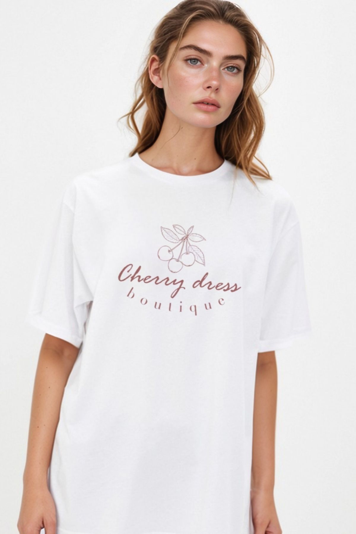 Womela Regular Fit Kiraz Desenli Kadın Beyaz T-Shirt