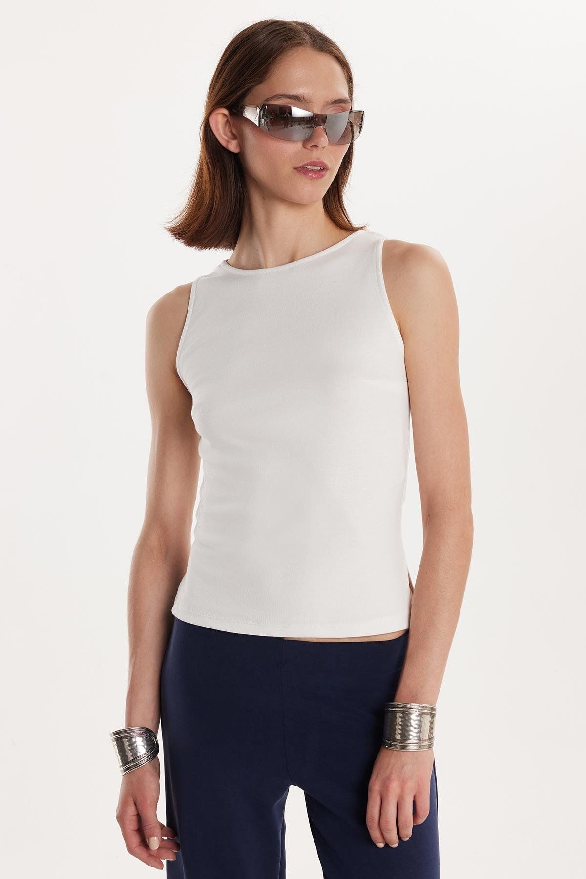 Tudors Kadın Slim Fit Dar Kesim Bisiklet Yaka Düz Basic Ekru Bluz