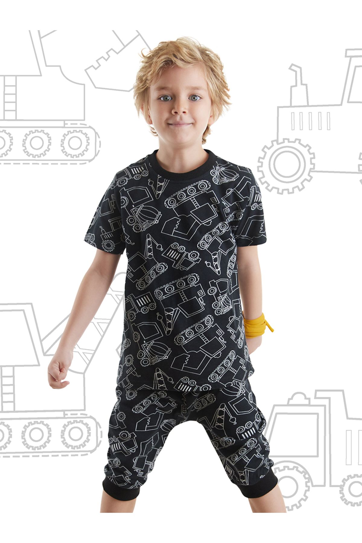 Denokids Zestaw Chłopięcy, Czarny Letni T-shirt I Spodenki Capri Mężczyzna - 7 years
