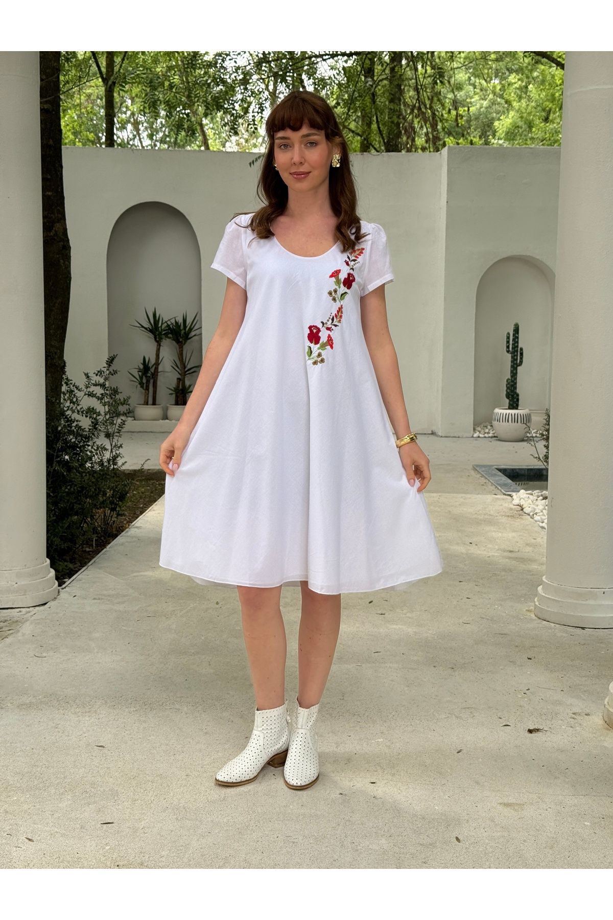 Butik Esra Kandemir YAZLIK PAMUKLU NAKIŞLI ELBİSE