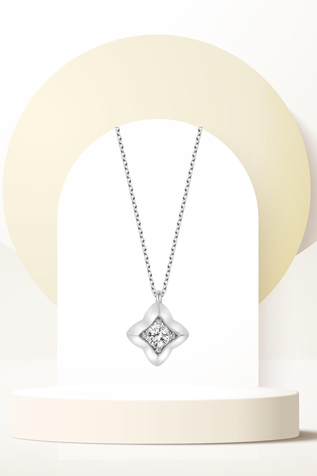 Swaroski Zirconia Taşlı Dörtgen Kadın Kolye - Modern Detaylar