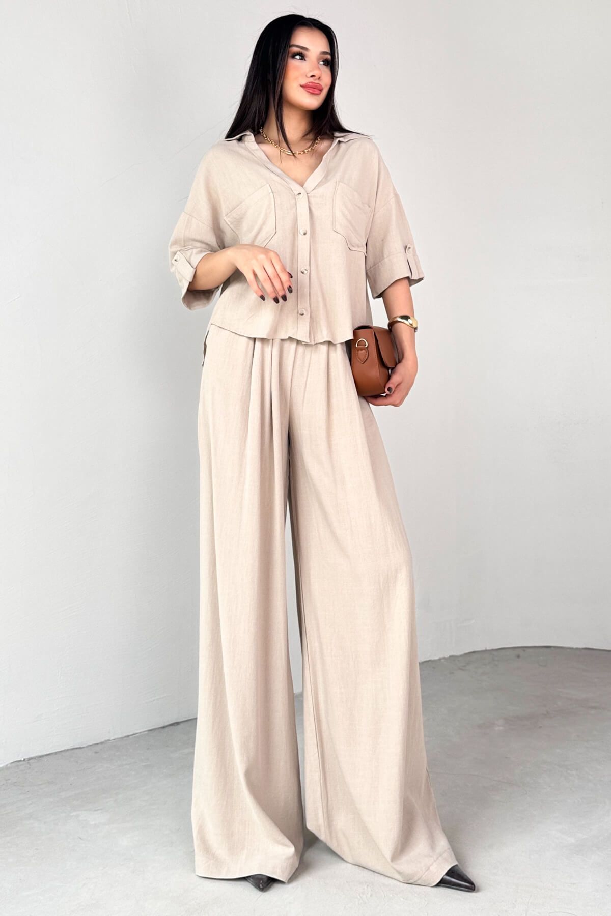 Cappmoda TKM-13303 Taş Rengi Kısa Kollu Cepli Gömlek & Lastikli Salaş Pantolon İkili Takım