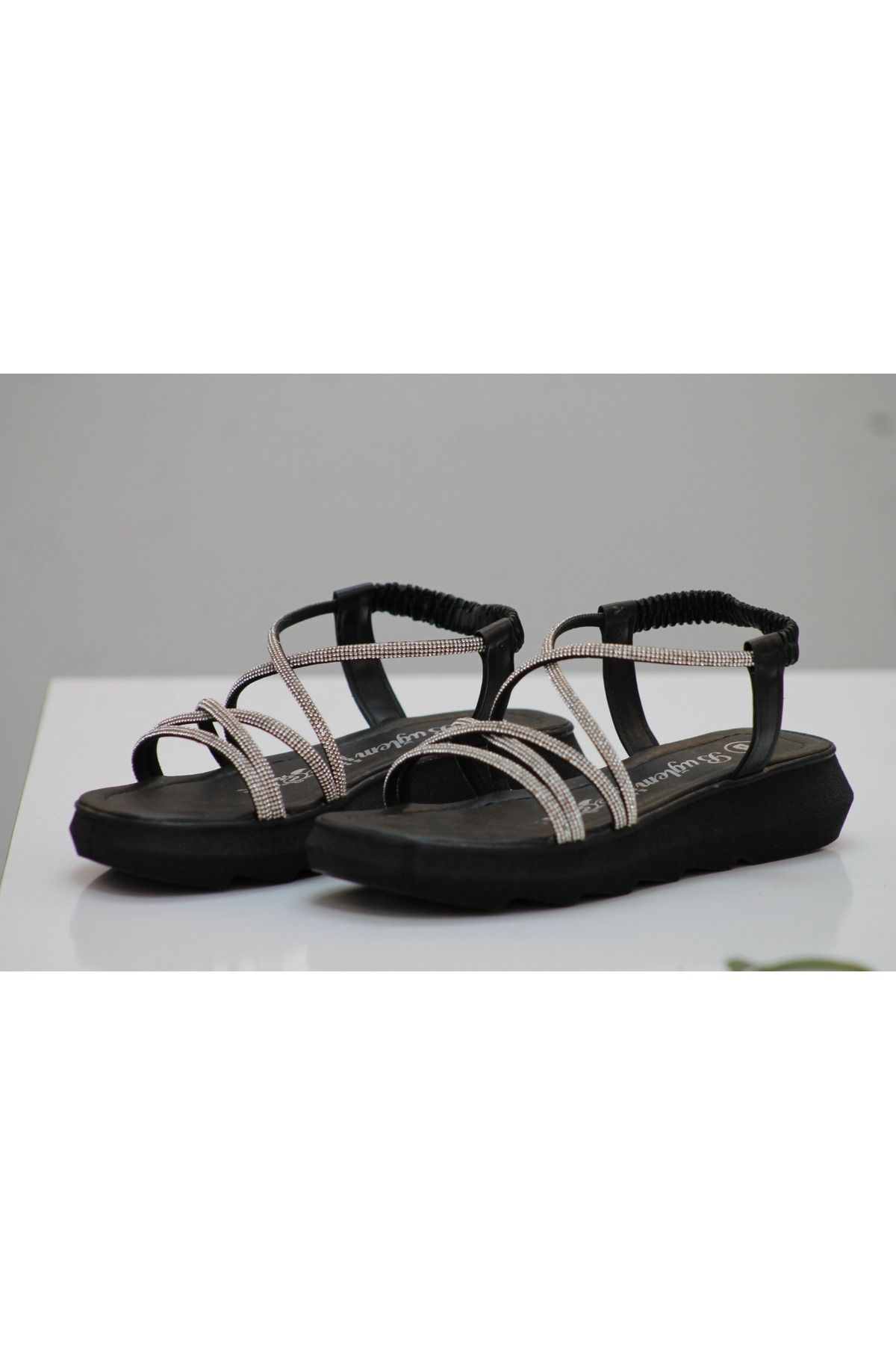 MRZ SHOES KADIN SİYAH TAŞLI LASTİKLİ SANDALET