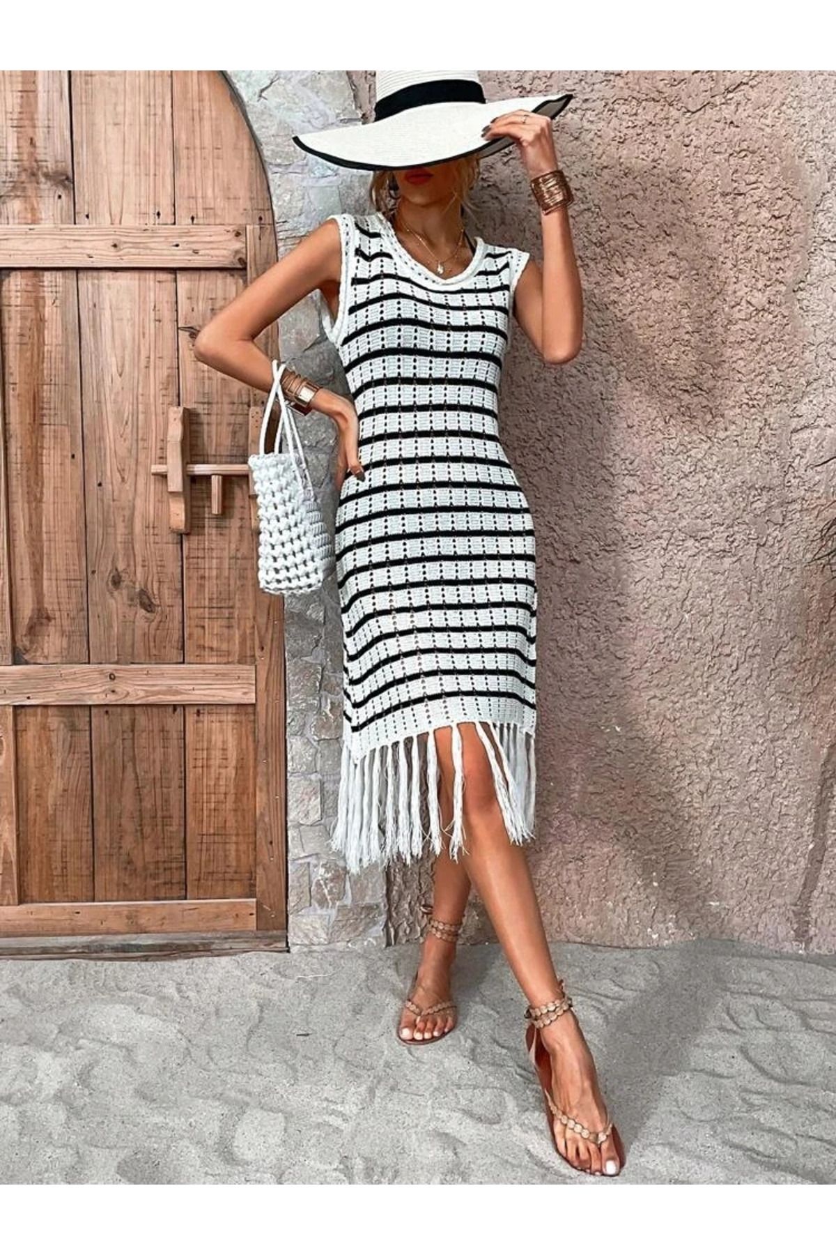 MODA Kadın Kolsuz V Yaka Eteği Püsküllü çizgi Desen Triko Elbise