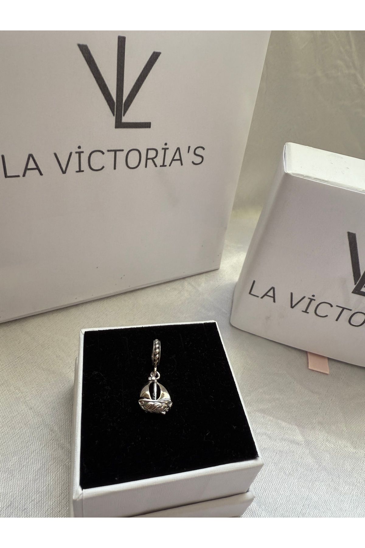 la victorias Yelkenli Tekne Gümüş Charm’ı
