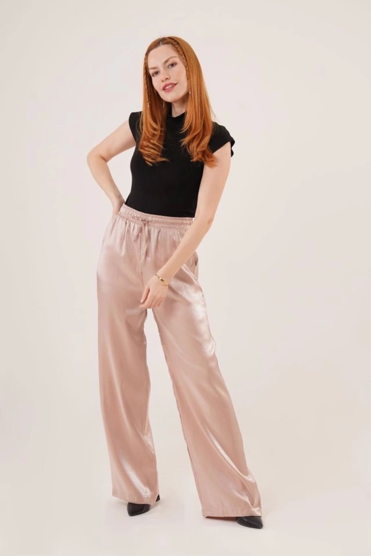 MODA Parlak Görünümlü Cepli Bej Bol Paça Pantolon