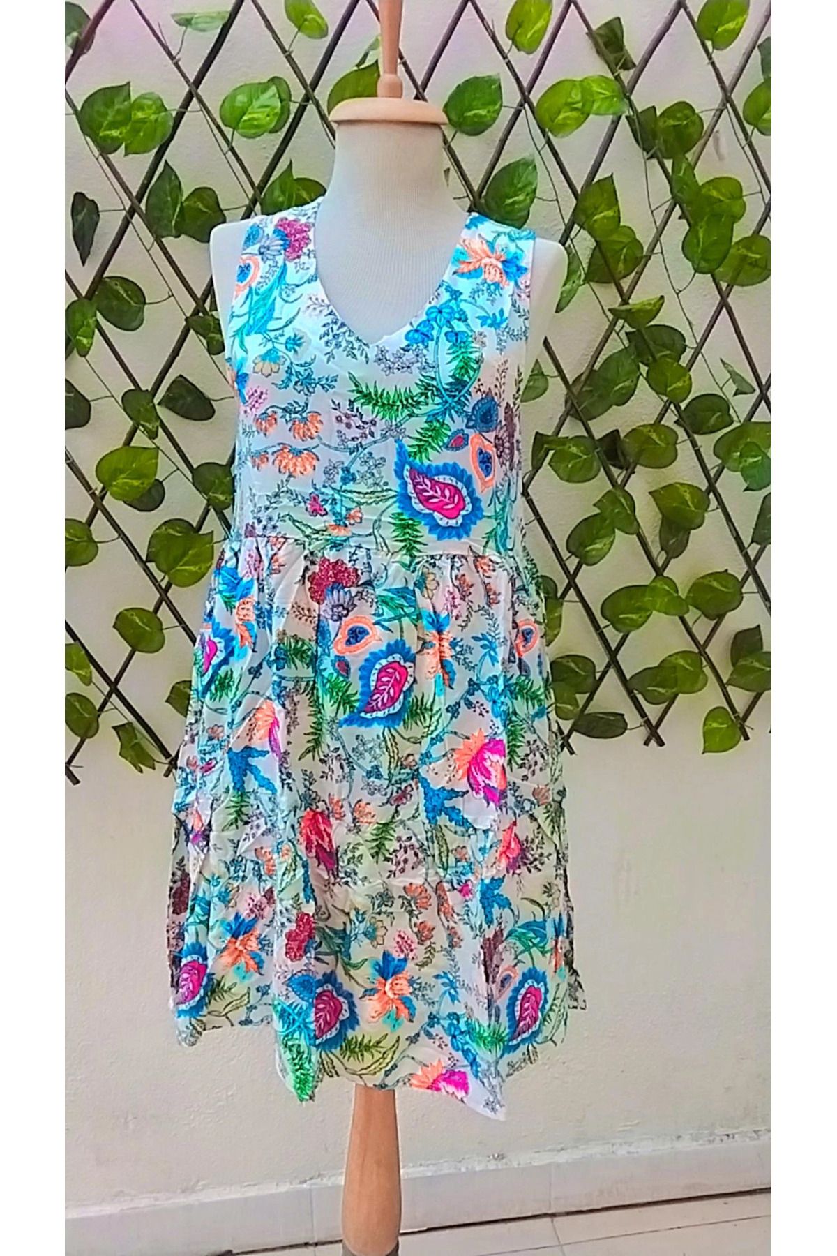 MODA Çiçek desenli cıvıl cıvıl A kalite yaz elbisesi