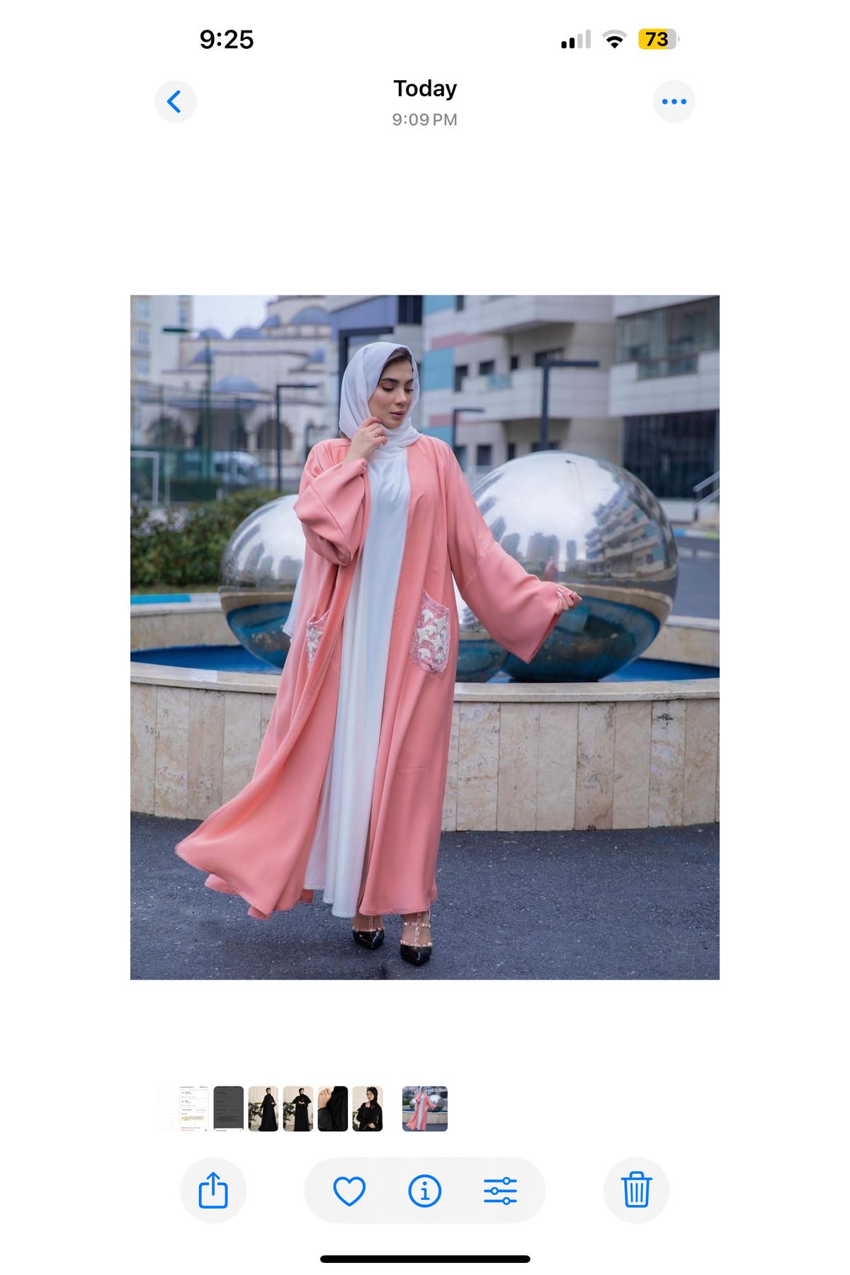 Nobrand İkili Tasarım Oversize Abaya – Pudra ve Beyaz Renkli, Dantel Cepli Şıklık