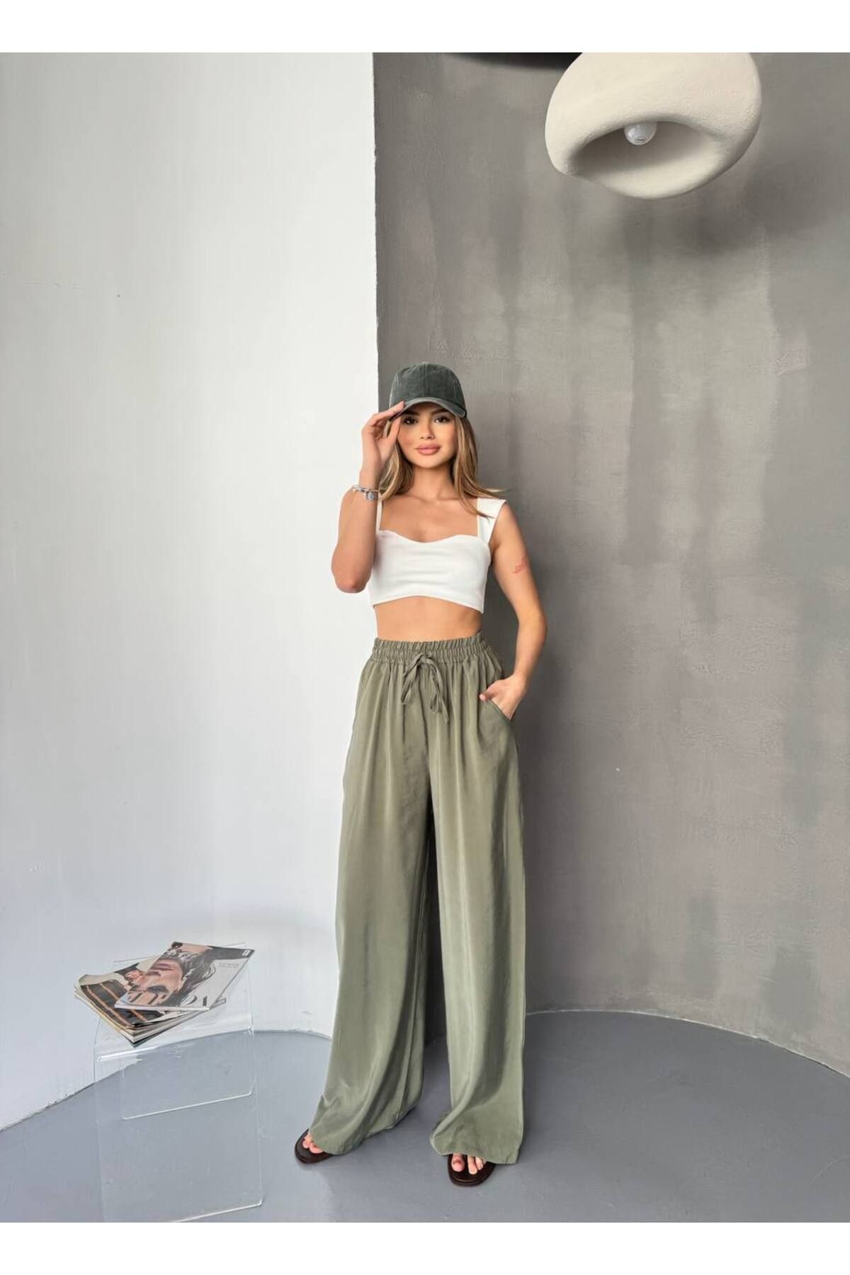 Butik Kadın dökümlü rahat kalıp pantolon