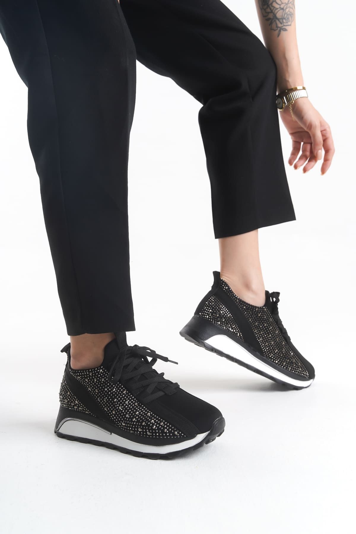 Joy Ayakkabı ALYA Bağcıklı Ortopedik Taban Taşlı Kadın Sneaker Spor Ayakkabı BT - Siyah