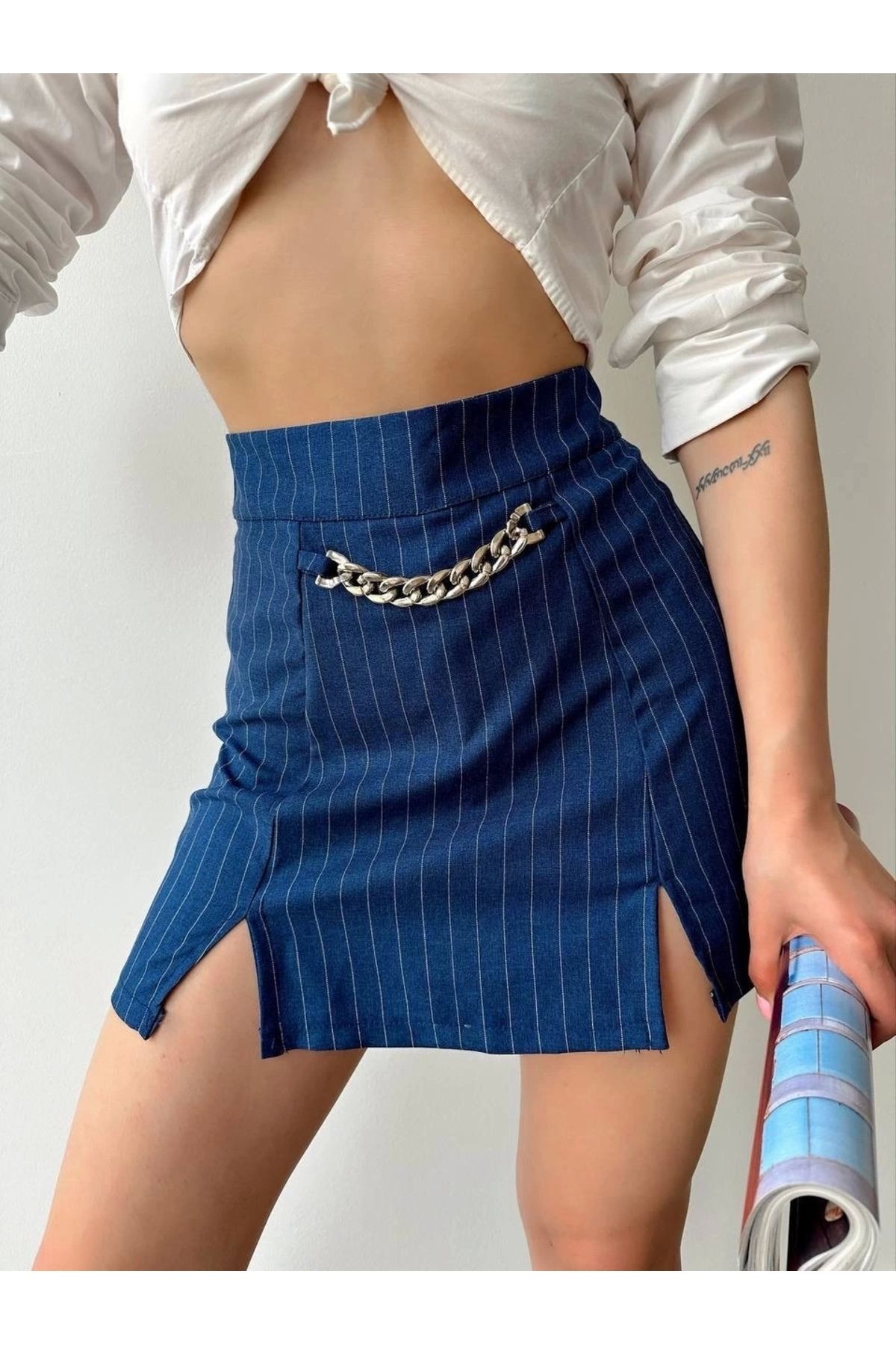 OurStyles Zincir detaylı çizgili şort etek