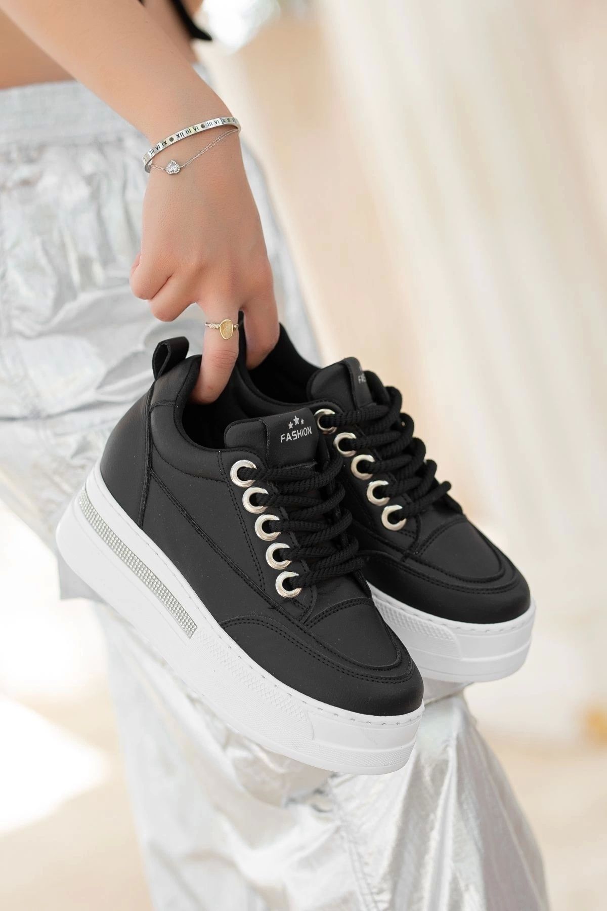 OurStyles Lulu Siyah Cilt Beyaz Tabanlı Bağcıklı Spor Ayakkabı