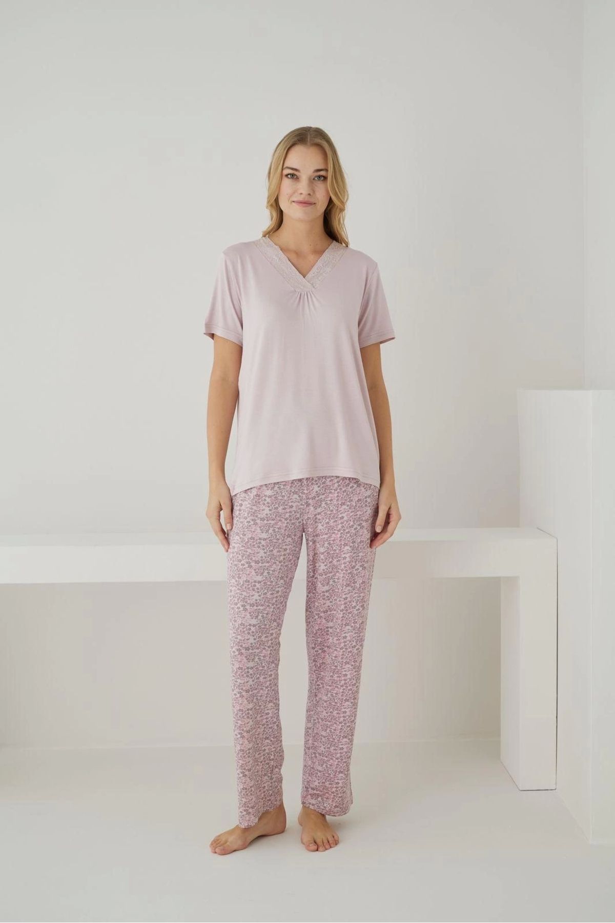 Pijamoni Kadın Ring Viskon Kumaş V Yaka Kısa Kollu Pijama Takımı - 9565