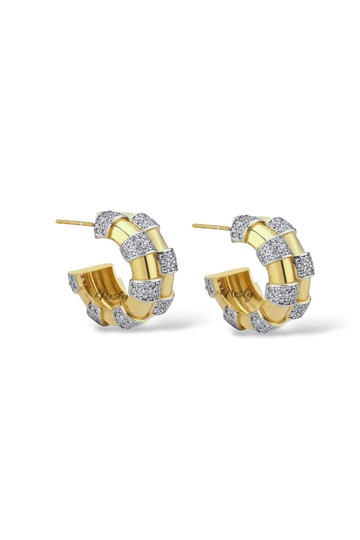neslyaccessories Bicolor Shine Küpe – Altın & Taş Işıltısı