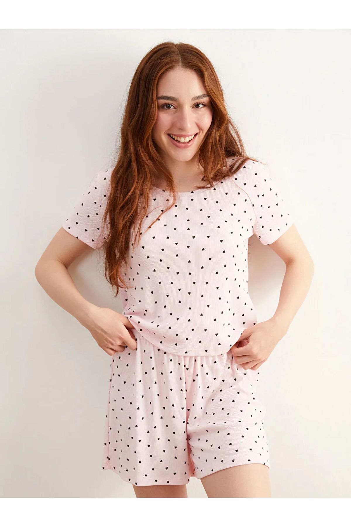 LC Waikiki LCW DREAM Pembe Petite Kalp Baskılı Kadın Şortlu Pijama Takımı