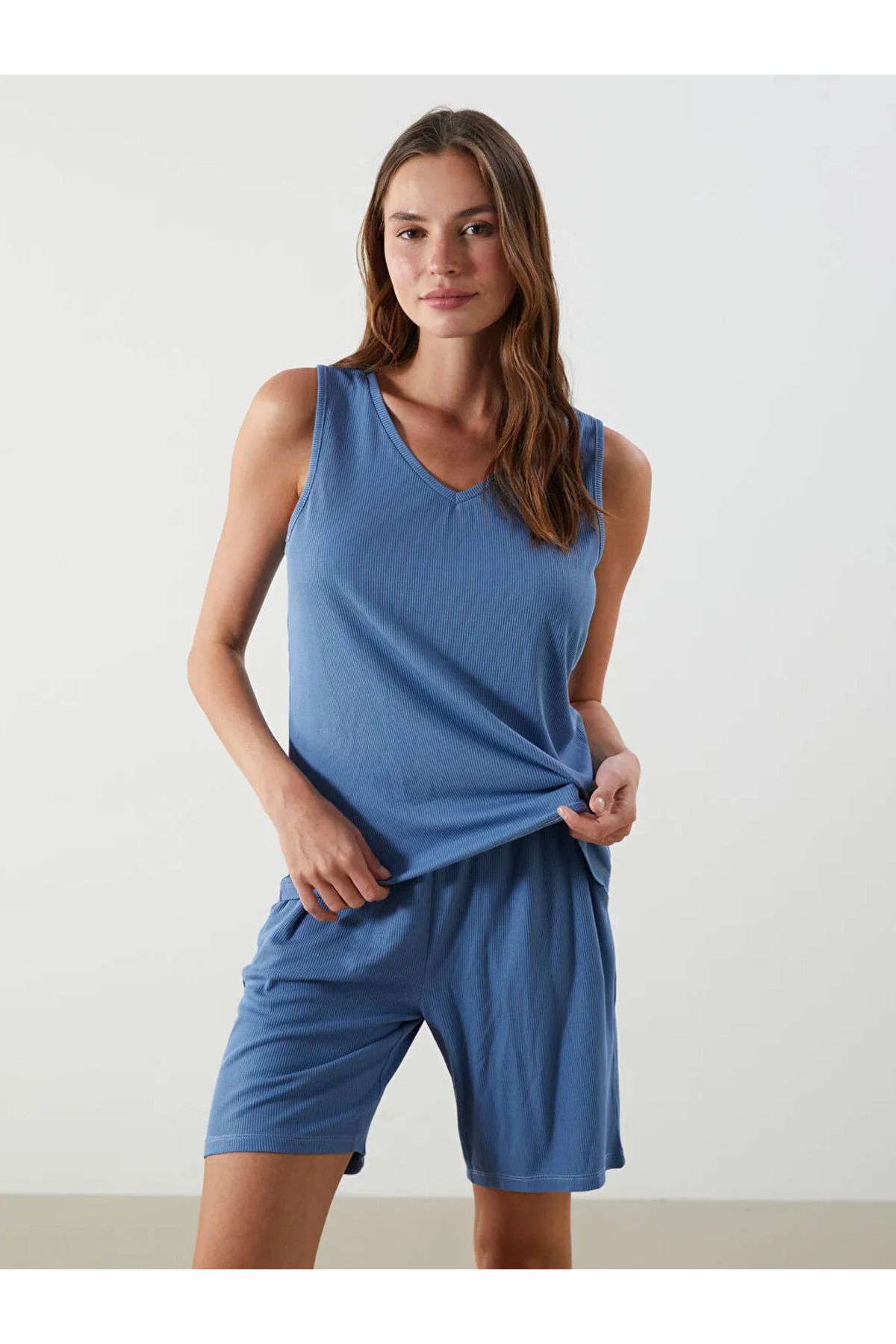 LC Waikiki LCW DREAM Mavi V Yaka Dokulu Kadın Şortlu Pijama Takımı