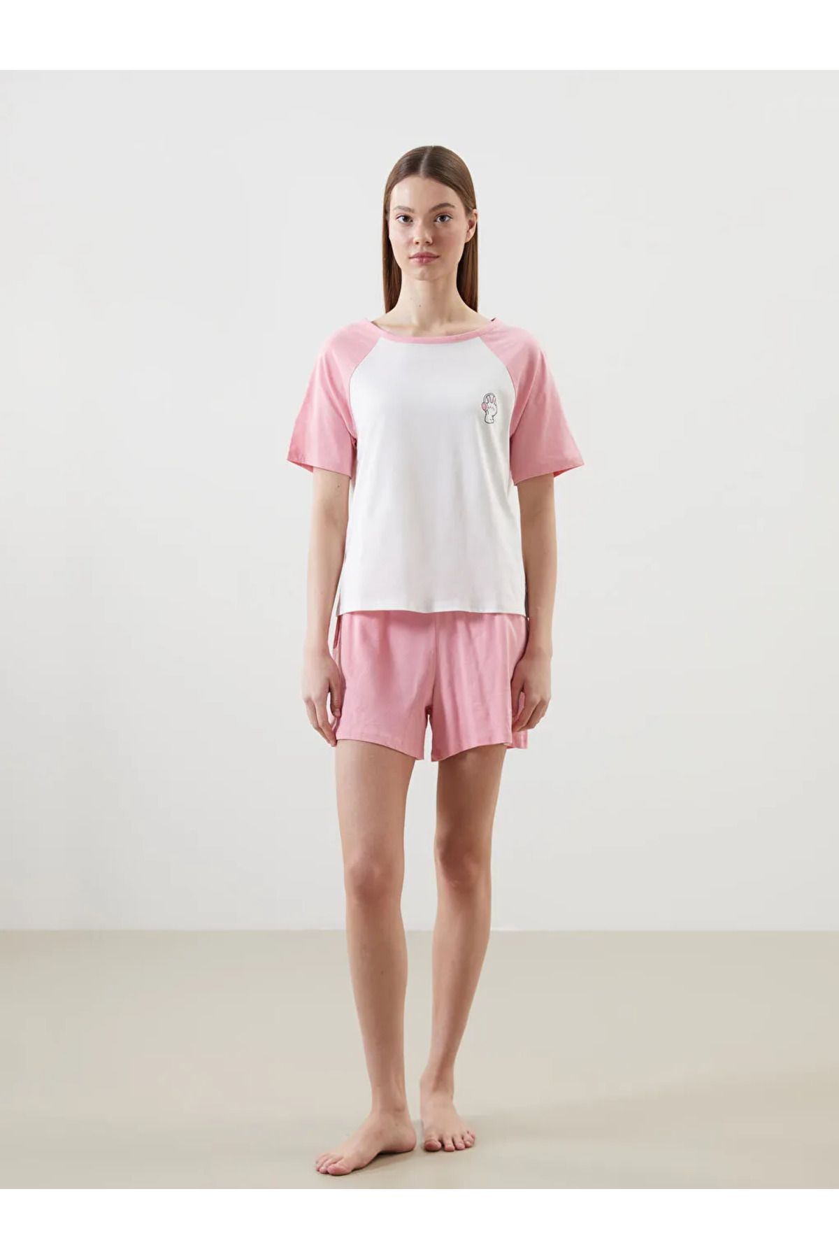 LC Waikiki LCW Young Pembe Bisiklet Yaka Baskılı Kadın Şortlu Pijama Takımı