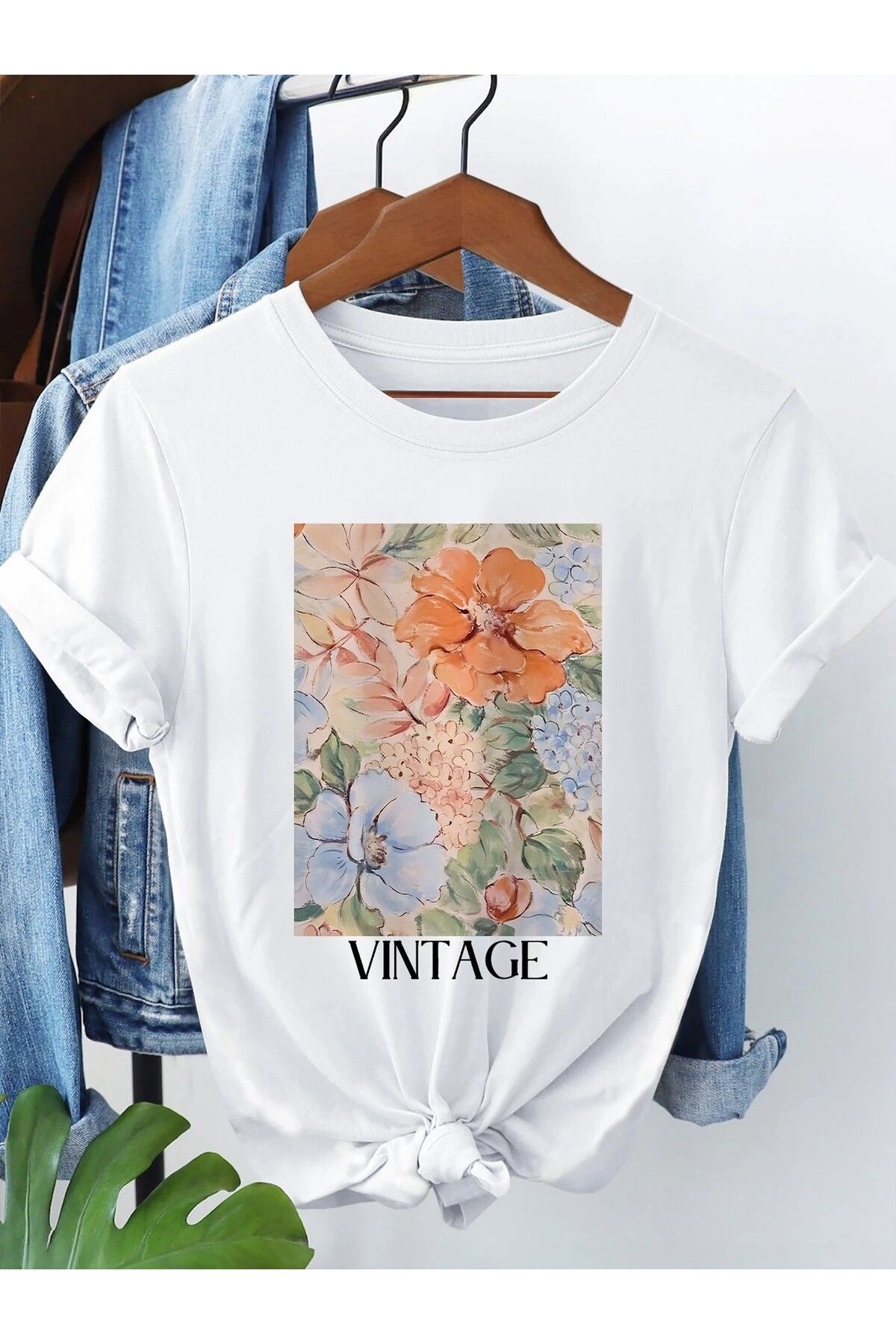 LEIVOR Vintage Çiçek Baskılı Kadın T-shirt