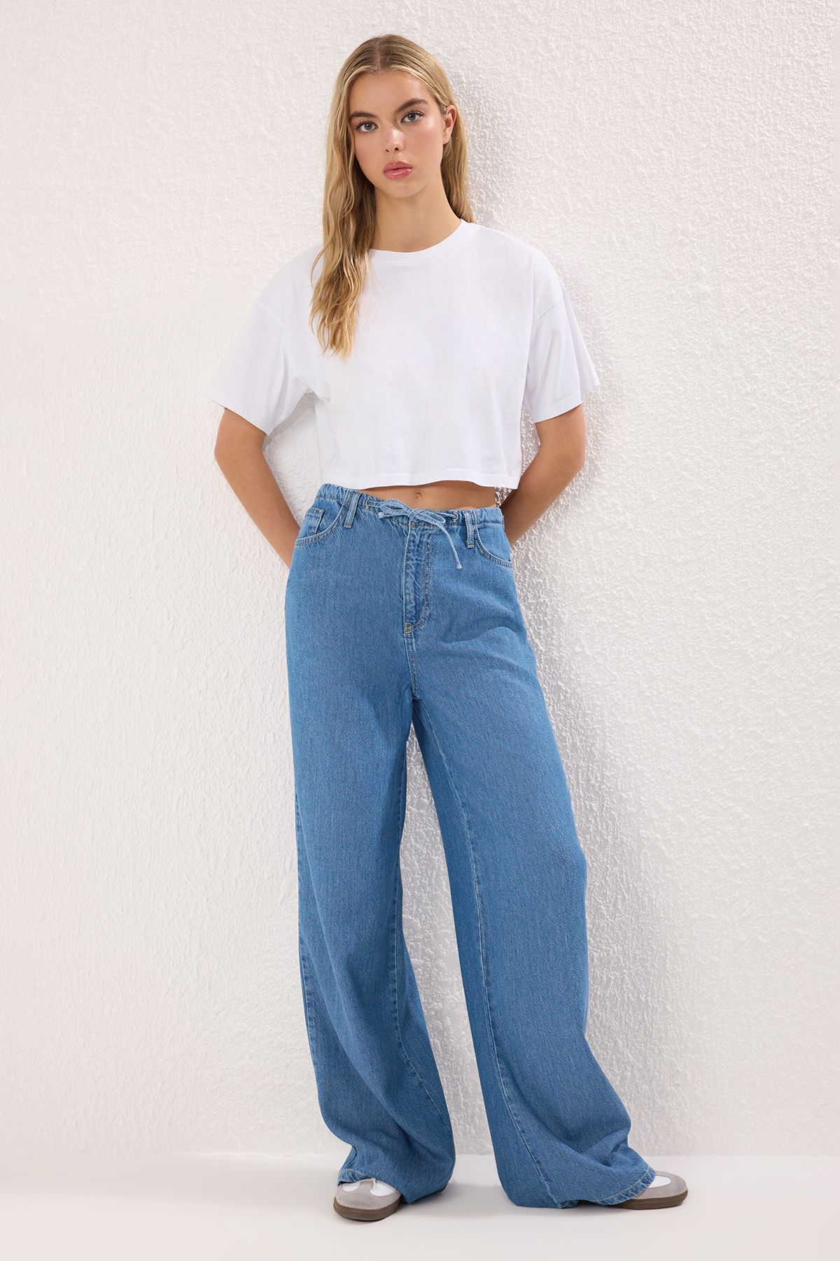 Trendyol Collection Niebieskie Bardziej Zrównoważone 100% Tencel Elastyczny Pas Wysokie Dżinsy Kobieta - 42