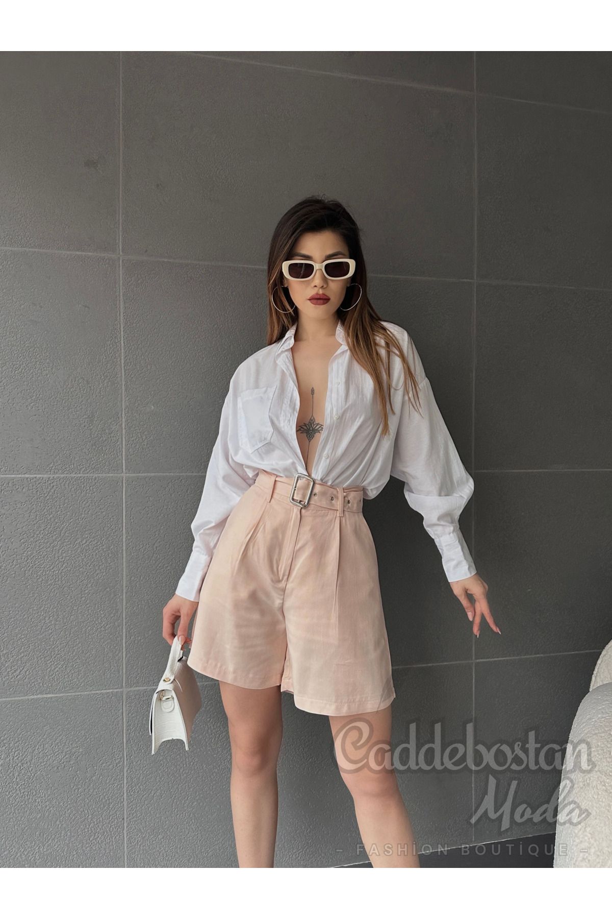 Caddebostan Moda Kuş Gözü Kemerli Geniş Paçalı Kadın Mom Şort