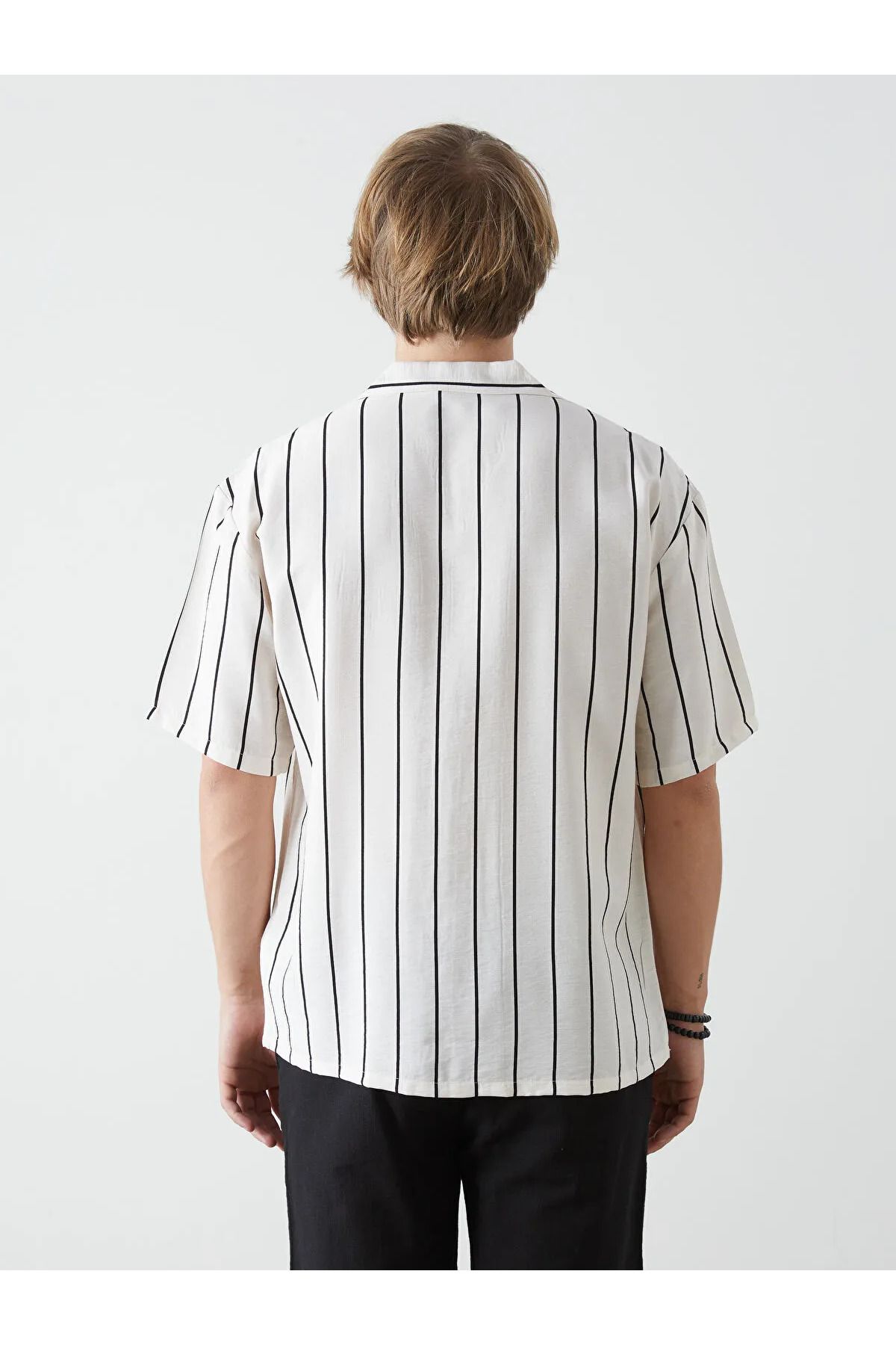 LC Waikiki Regular Fit Kısa Kollu Çizgili Erkek Gömlek