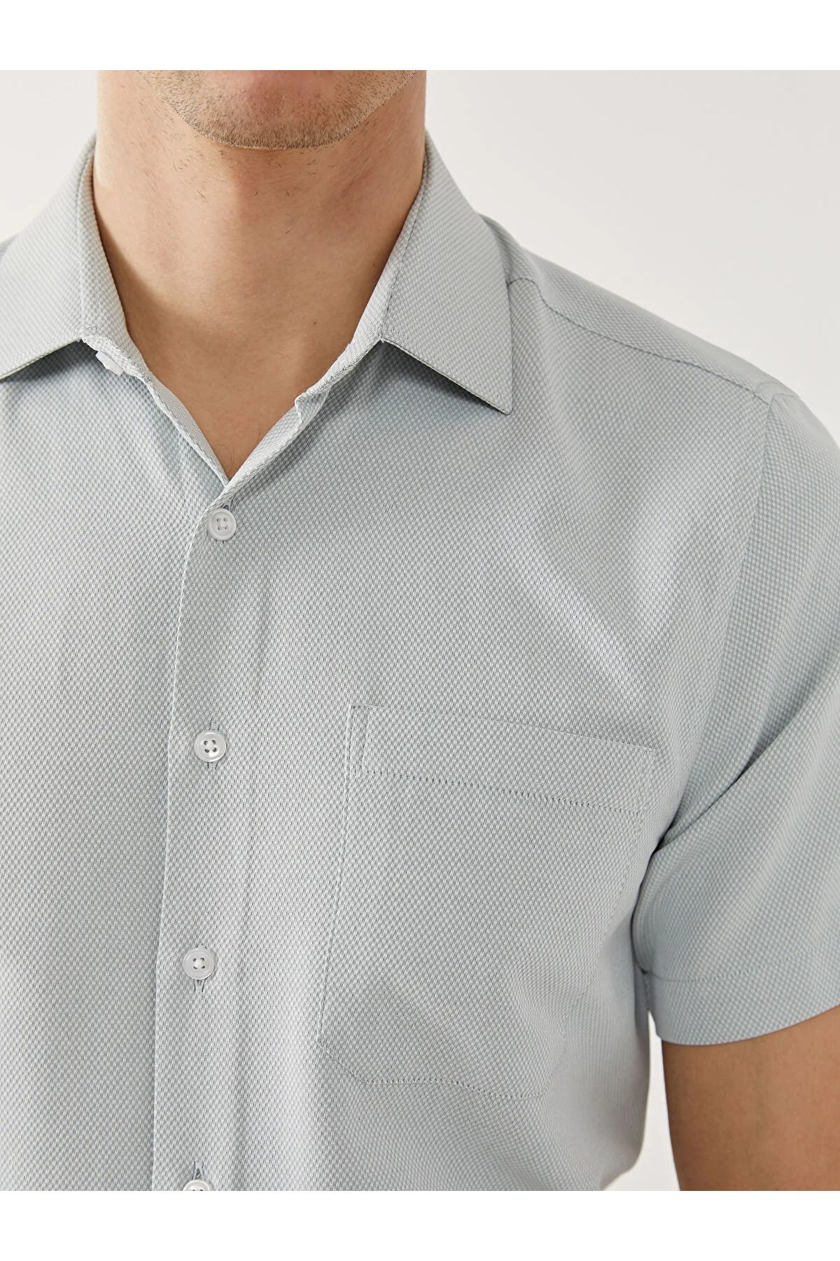 LC Waikiki Regular Fit Kısa Kollu Armürlü Erkek Gömlek