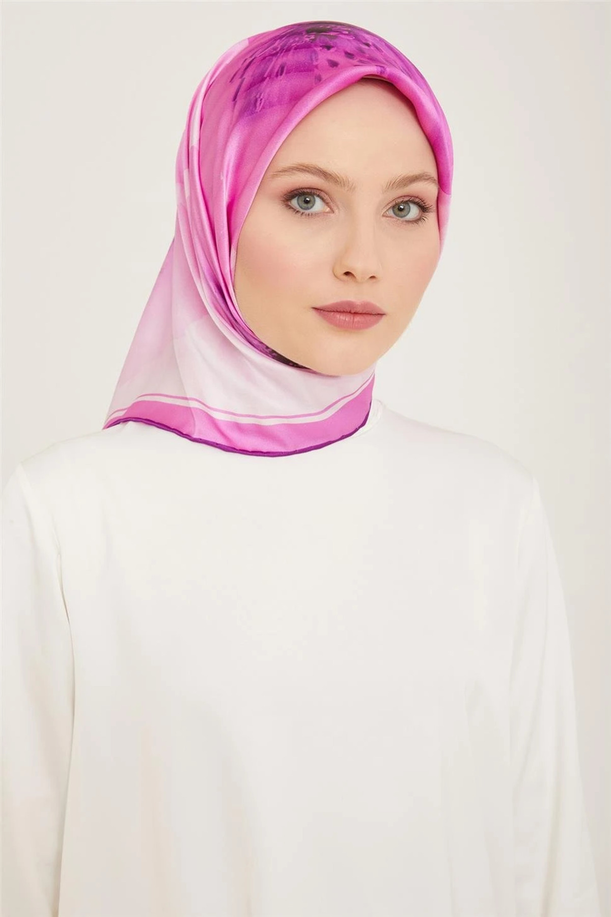 Armine Sura İpek Eşarp 9100D (S ) 90 x 90 Şeker Pembe - 04
