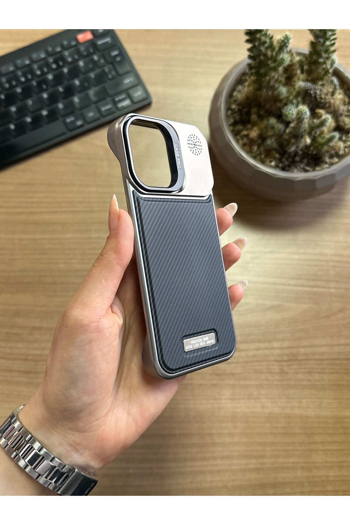 MTL iPhone 15 Standlı karbon Kılıf Soocase624