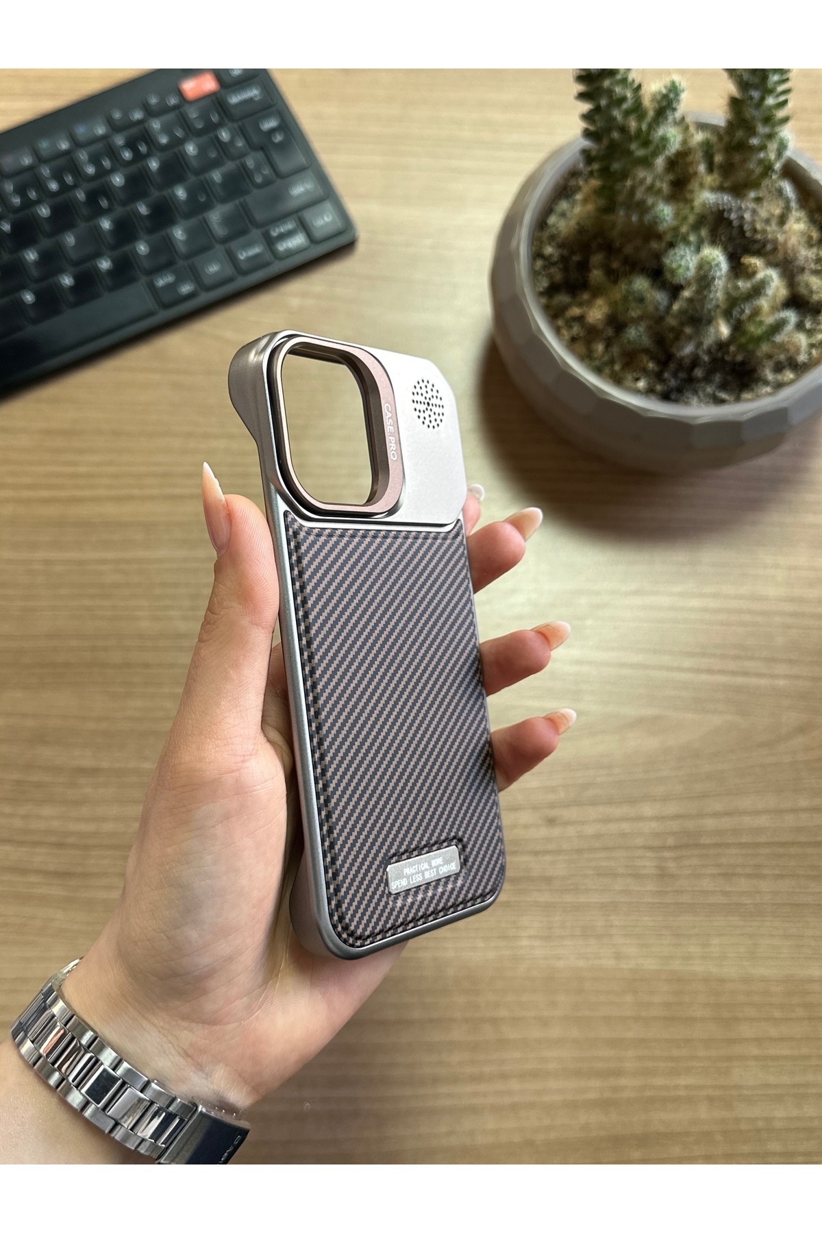 MTL iPhone 15 Standlı karbon Kılıf Soocase624