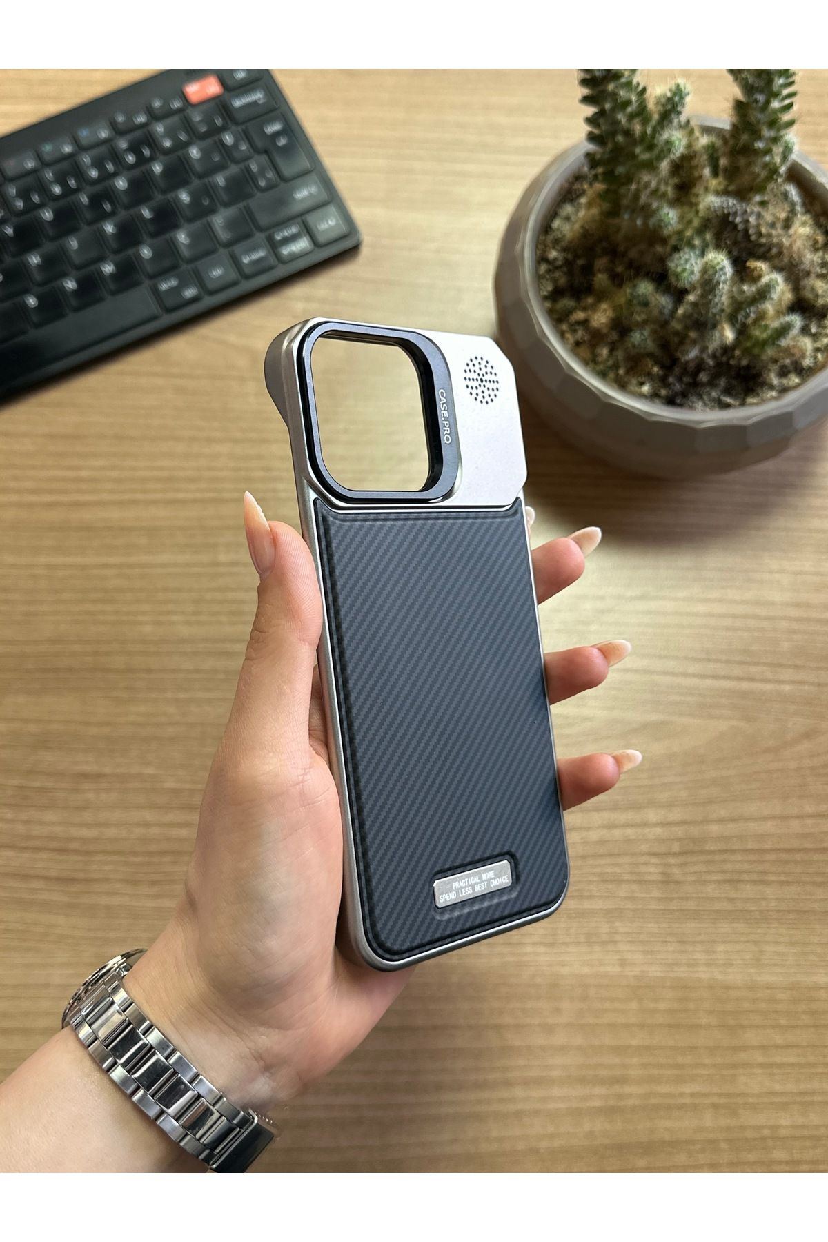 MTL iPhone 13 Pro Max Standlı karbon Kılıf Soocase624