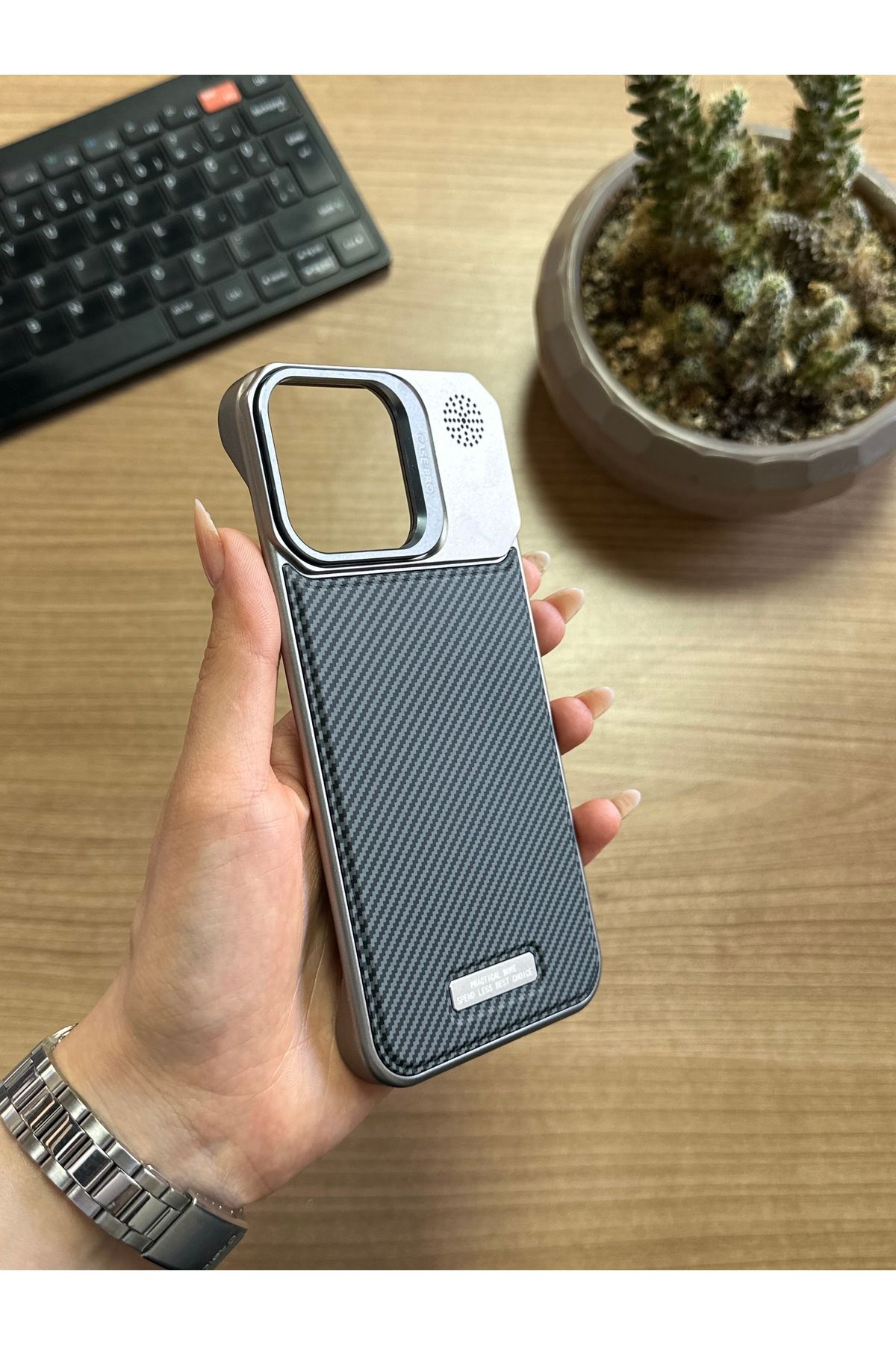 MTL iPhone 13 Pro Max Standlı karbon Kılıf Soocase624