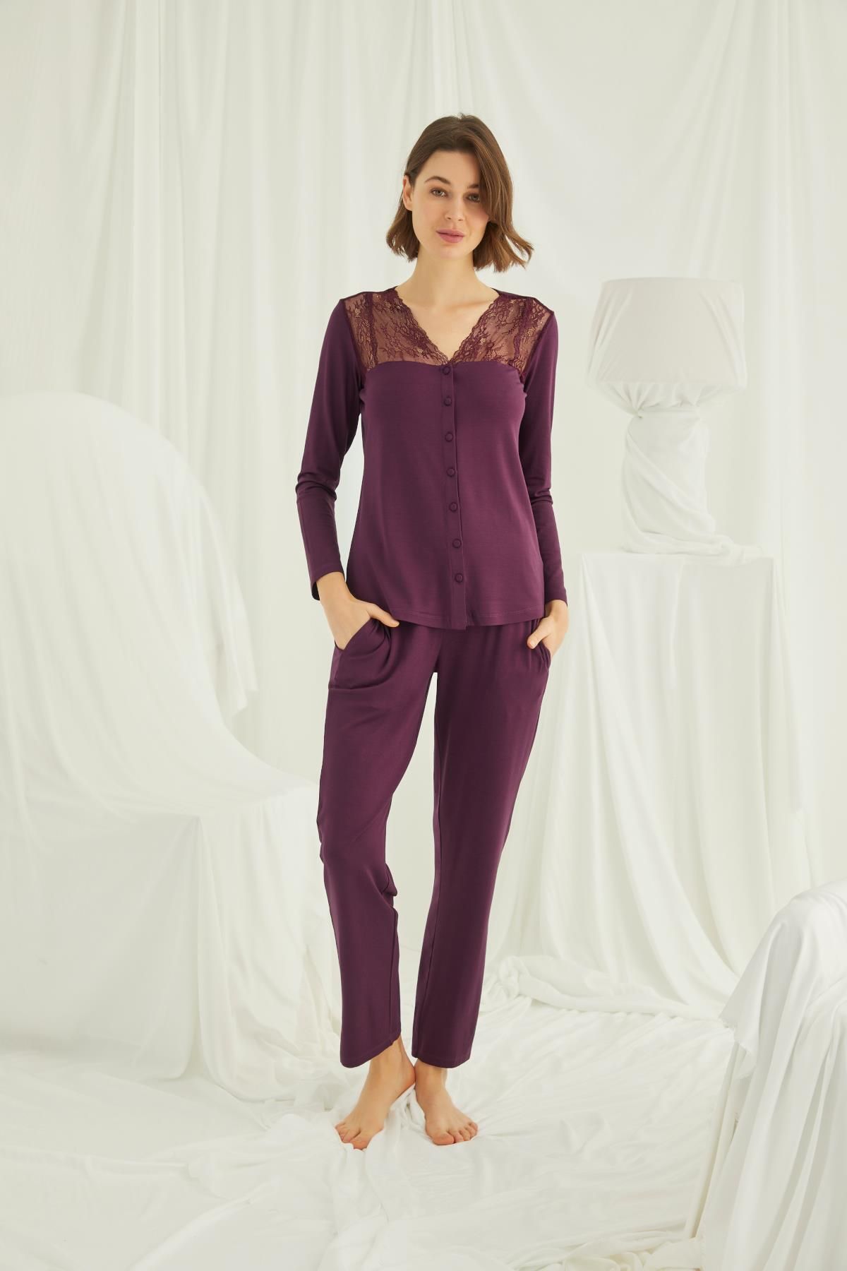 MONAMİSE Yakası Omzu ve Paçası Dantelli Boydan Düğmeli Pijama Takımı