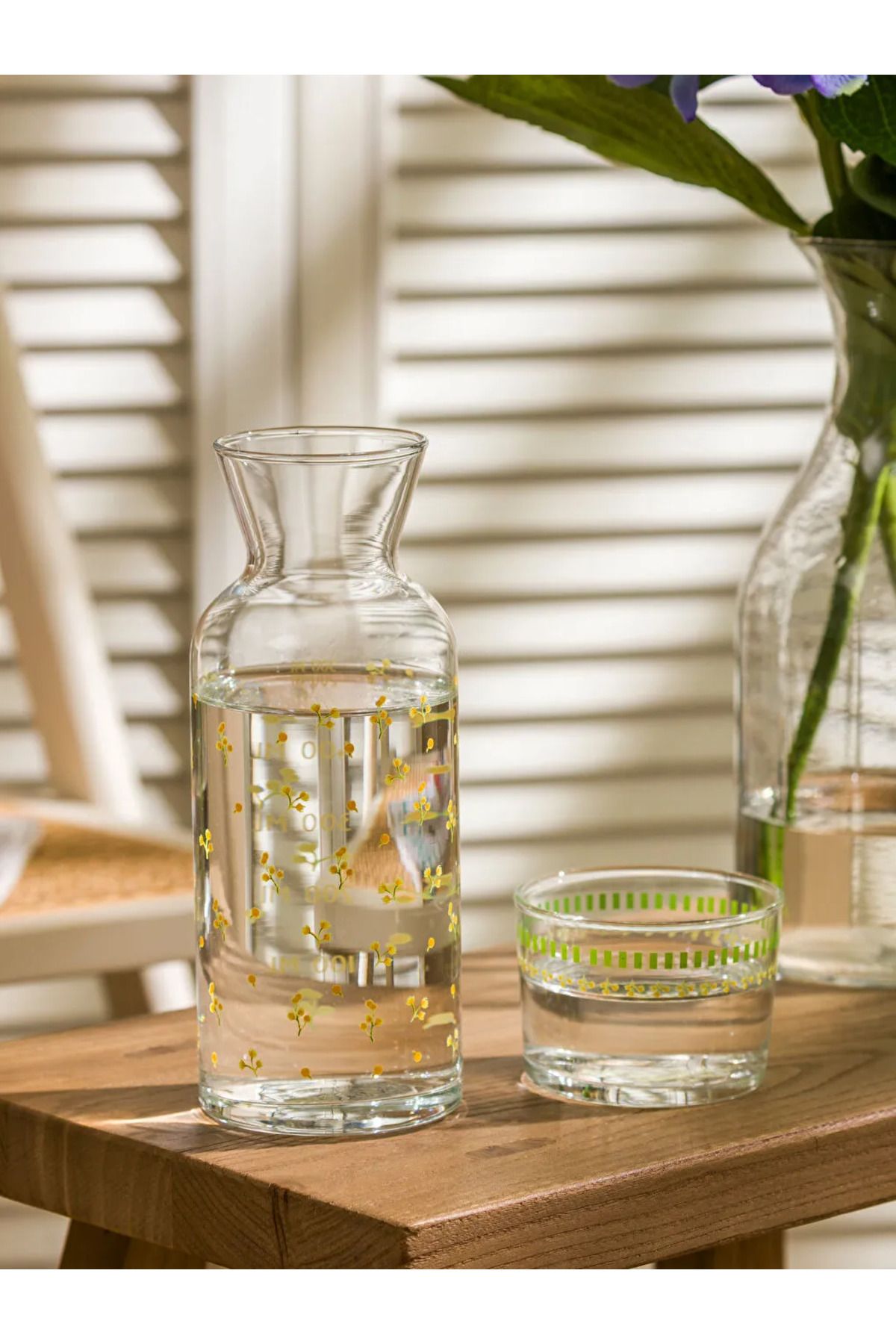 LC Waikiki Sari Çiçekli Cam Su Şişesi 700 ml