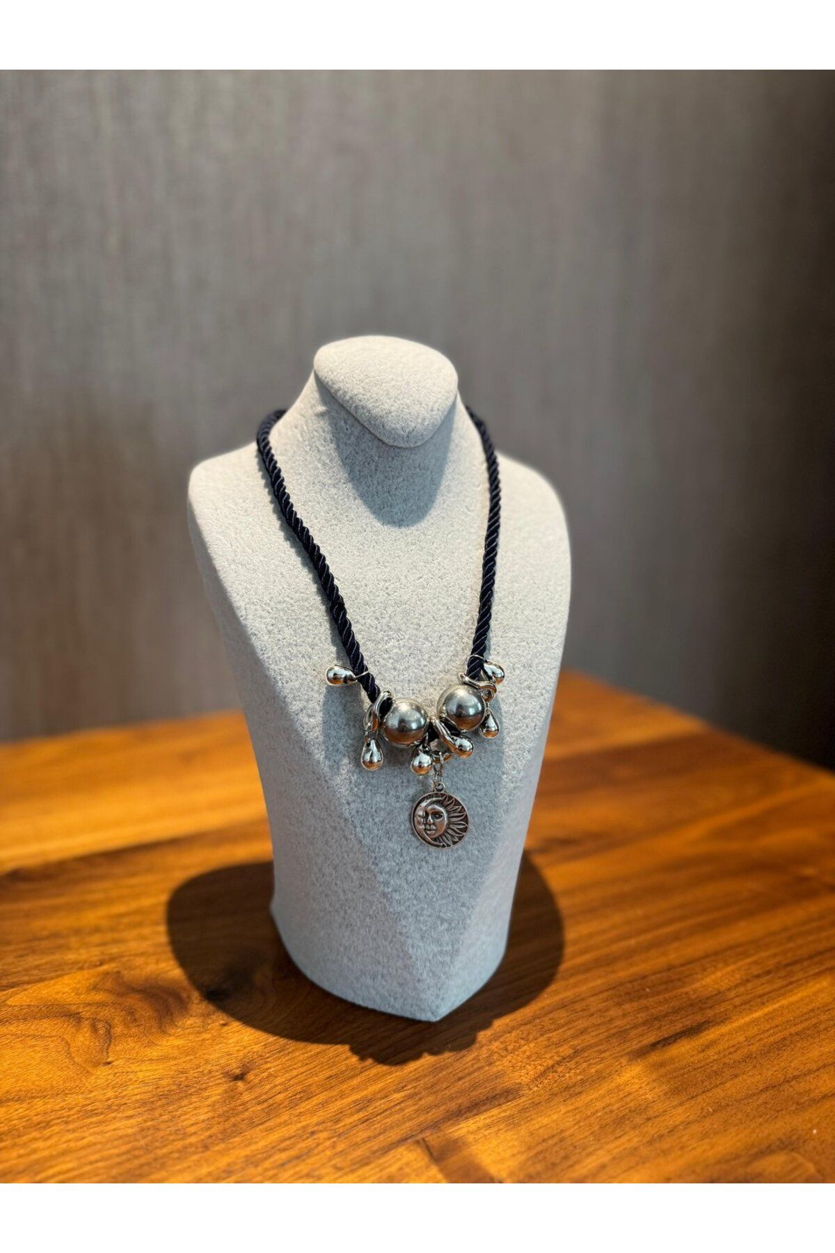Home Özel Tasarım Silver Güneş Detaylı Kolye