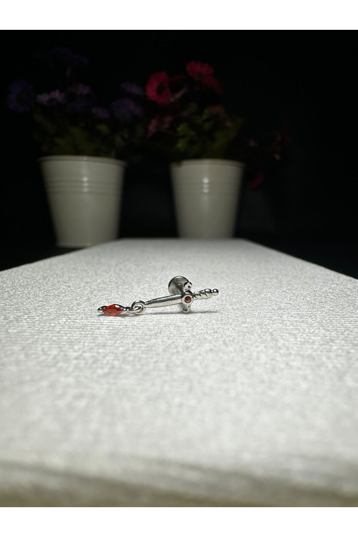 Mutenaura Cerrahi Çelik Tragus Piercing