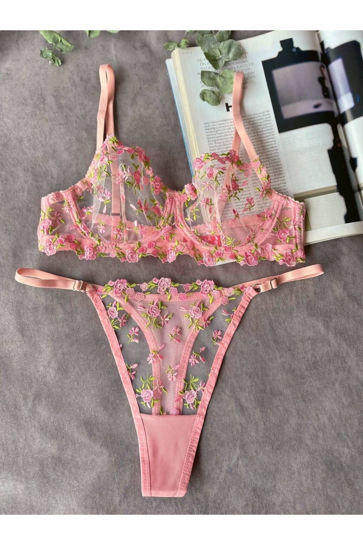 Lushe Atelier Blush Bloom Bralet Takım