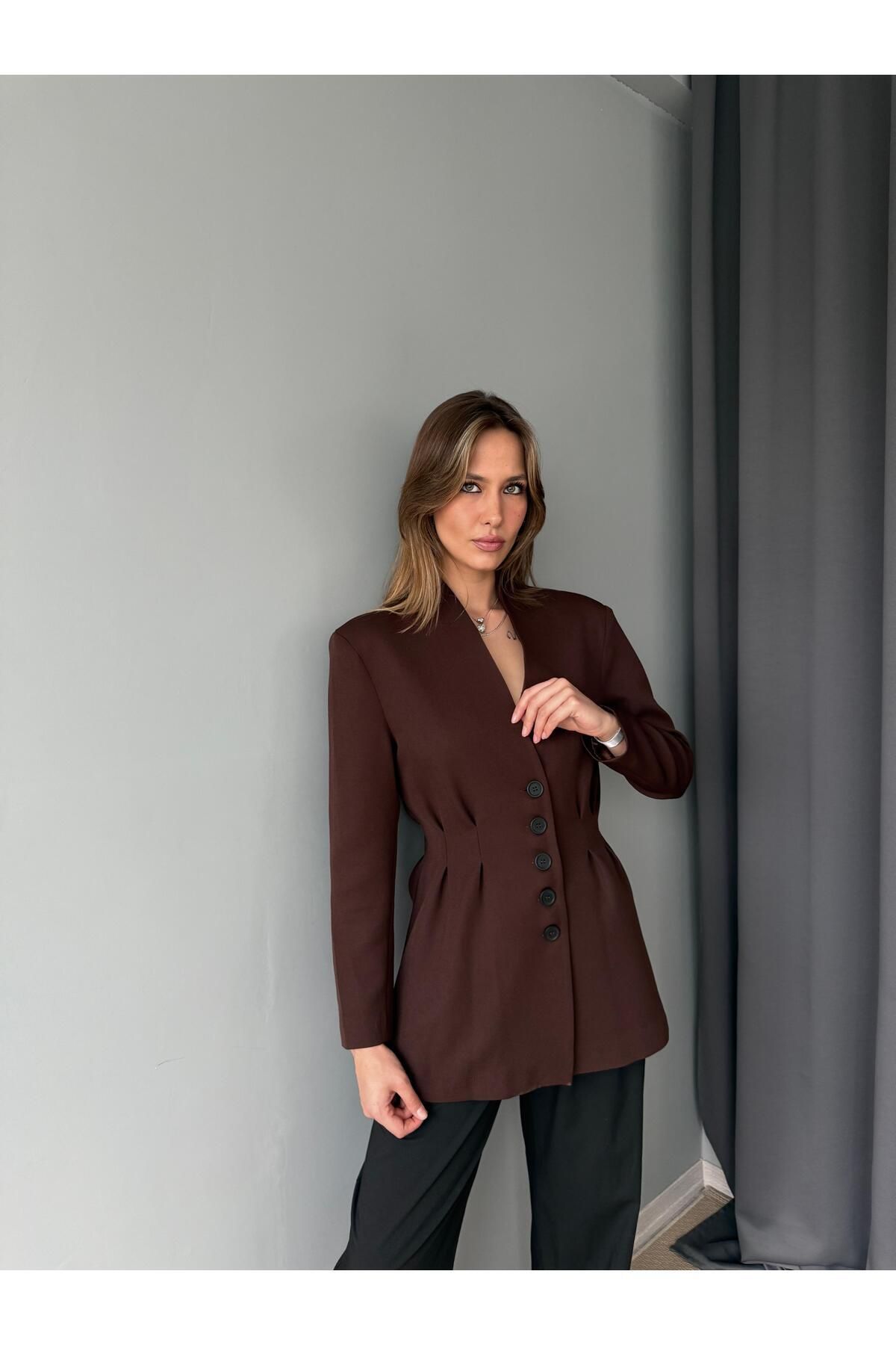 AlisaSu Acı Kahve V Yaka Belden Oturtmalı Düğmeli Blazer Ceket