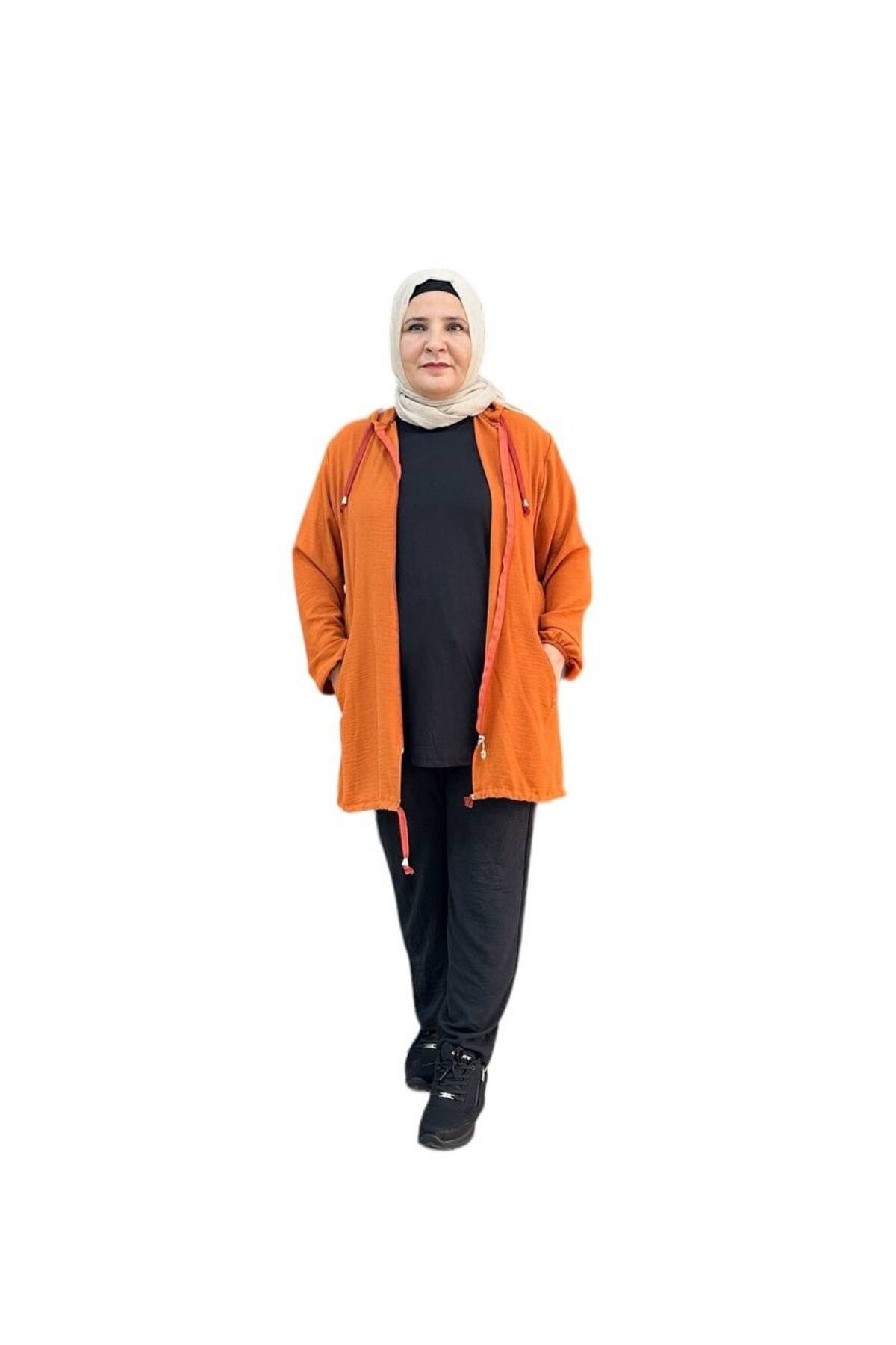 Sevda Kılınç Büyük Beden Kısa Ayrobin Giy Çık