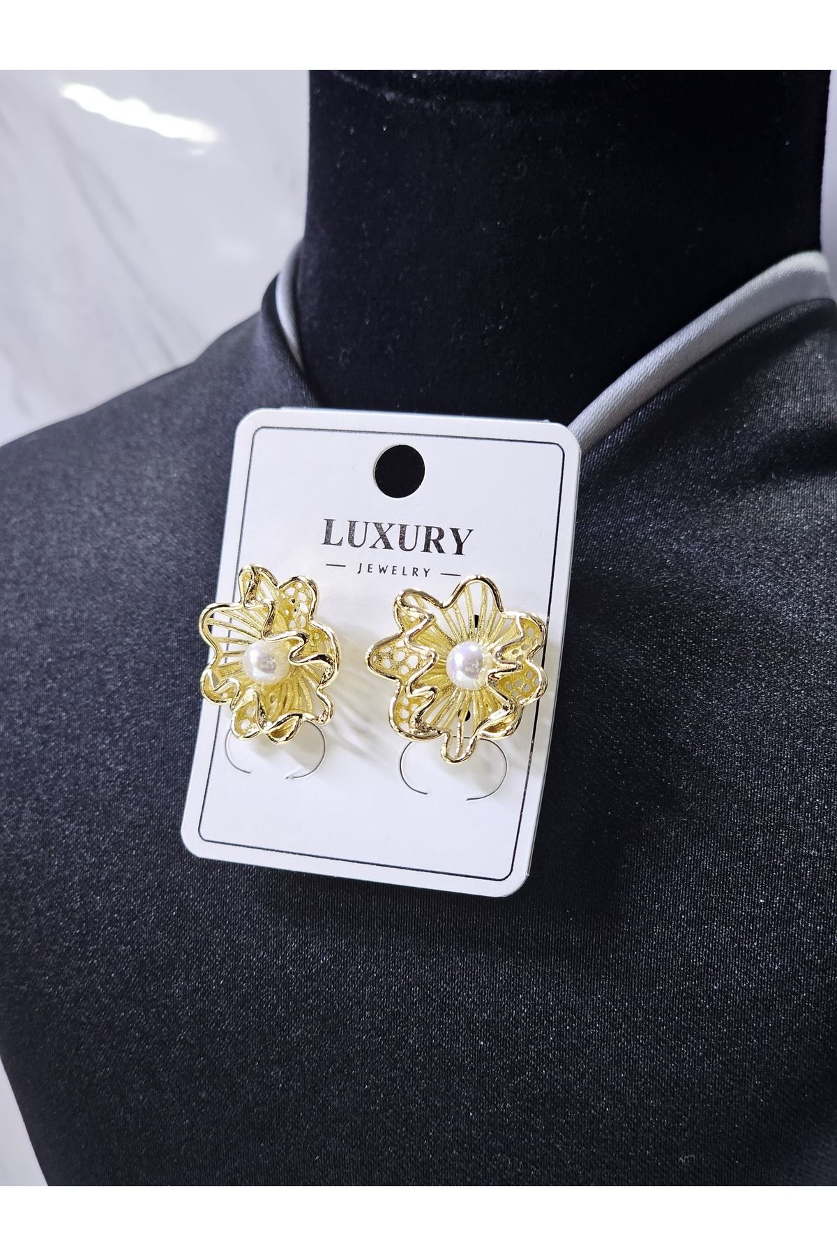 MODA İncili Büyük Çiçekli Şık Küpe