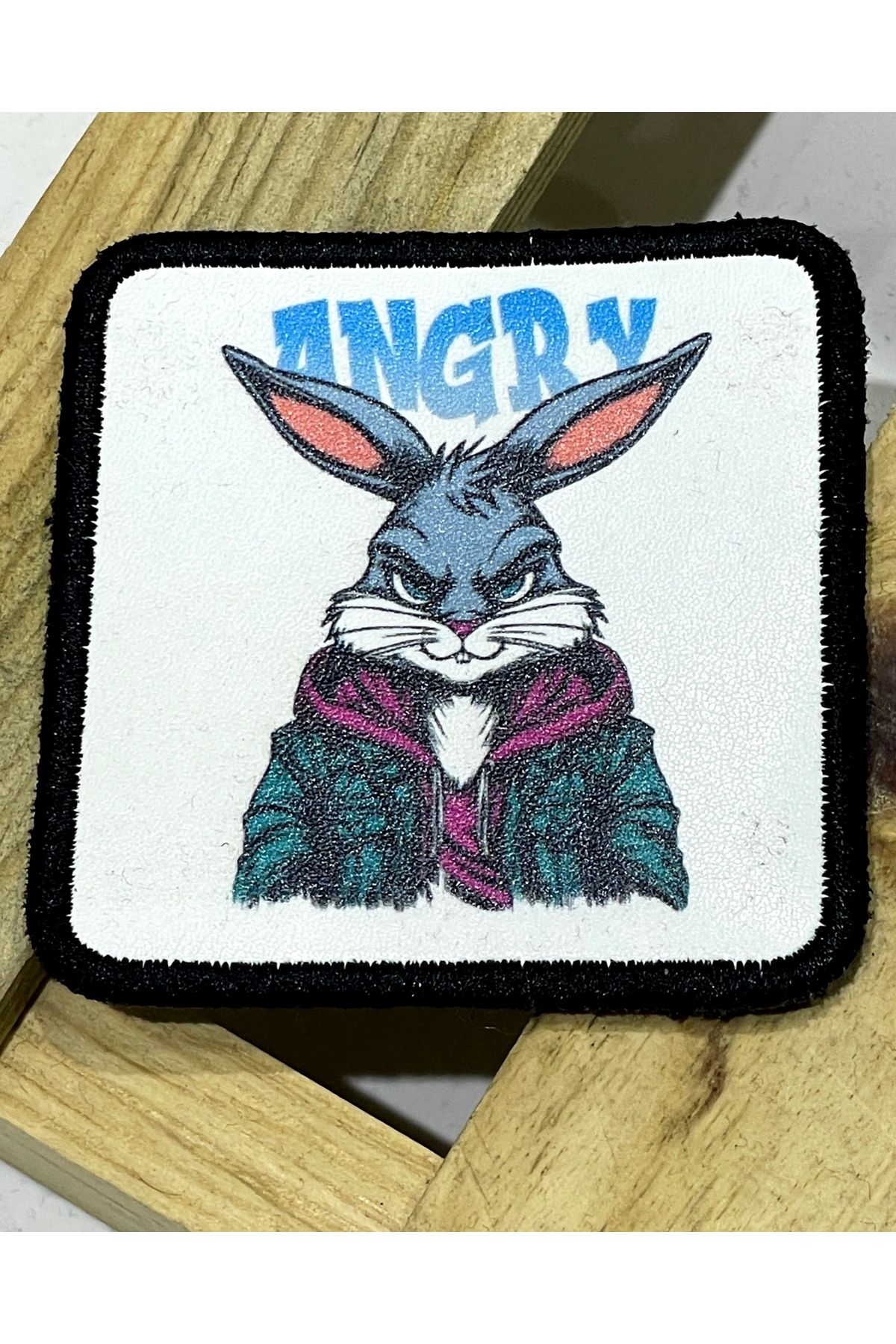 Higo Man Değiştirilebilir Kare Patch – Figürlü, Yazılı, Temalı Modeller